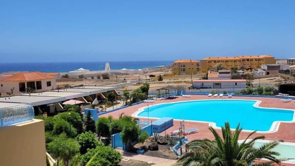 Sunny With Pool View By Ocean Apartamento Costa De Antigua