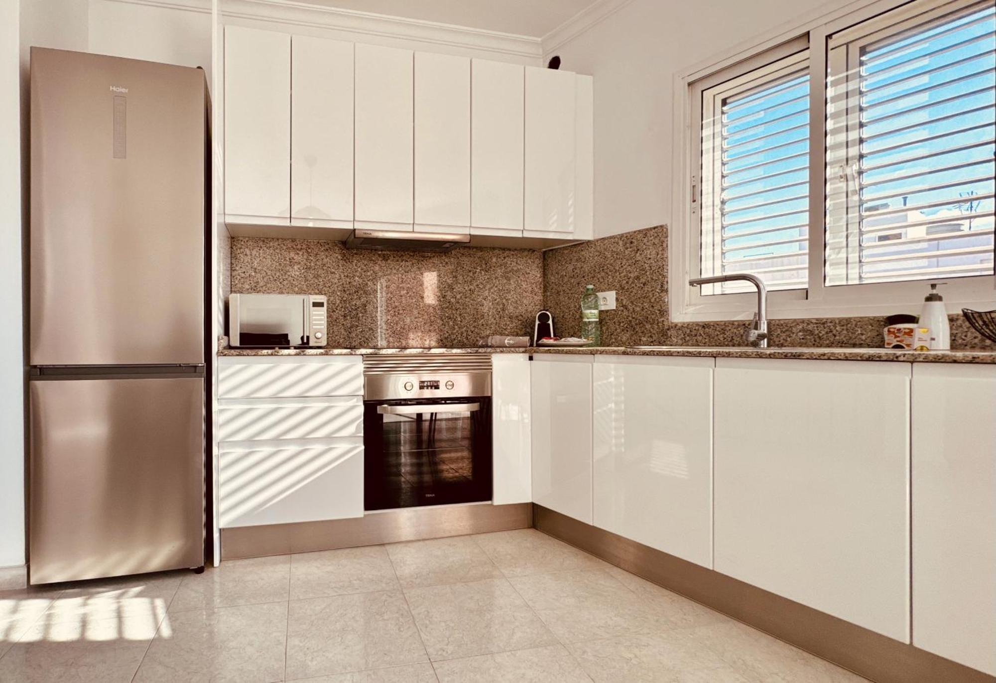 Click & Guest -terrace With Sea And Mountain Views