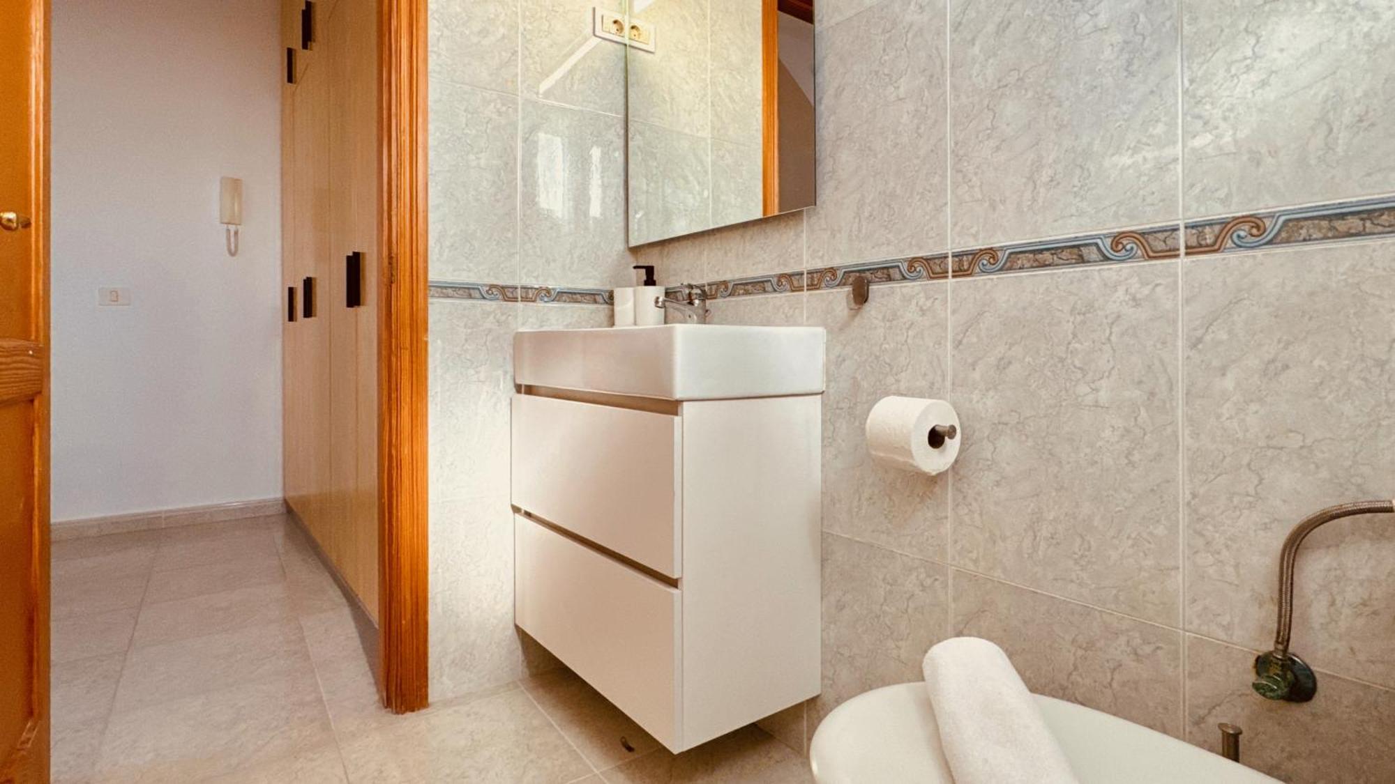 Click & Guest -terrace With Sea And Mountain Views Сasa de vacaciones