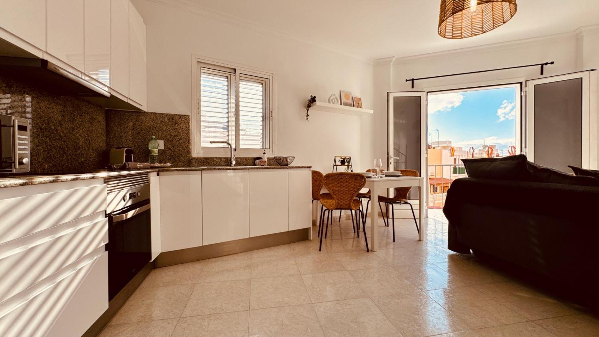 Click & Guest -terrace With Sea And Mountain Views Сasa de vacaciones *