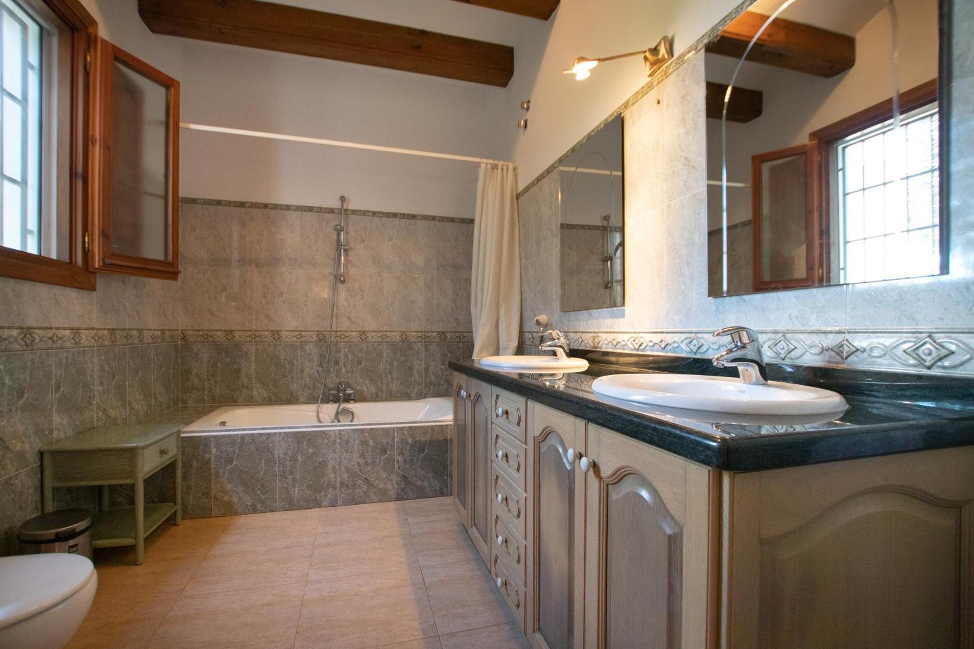 Lluca Villa *