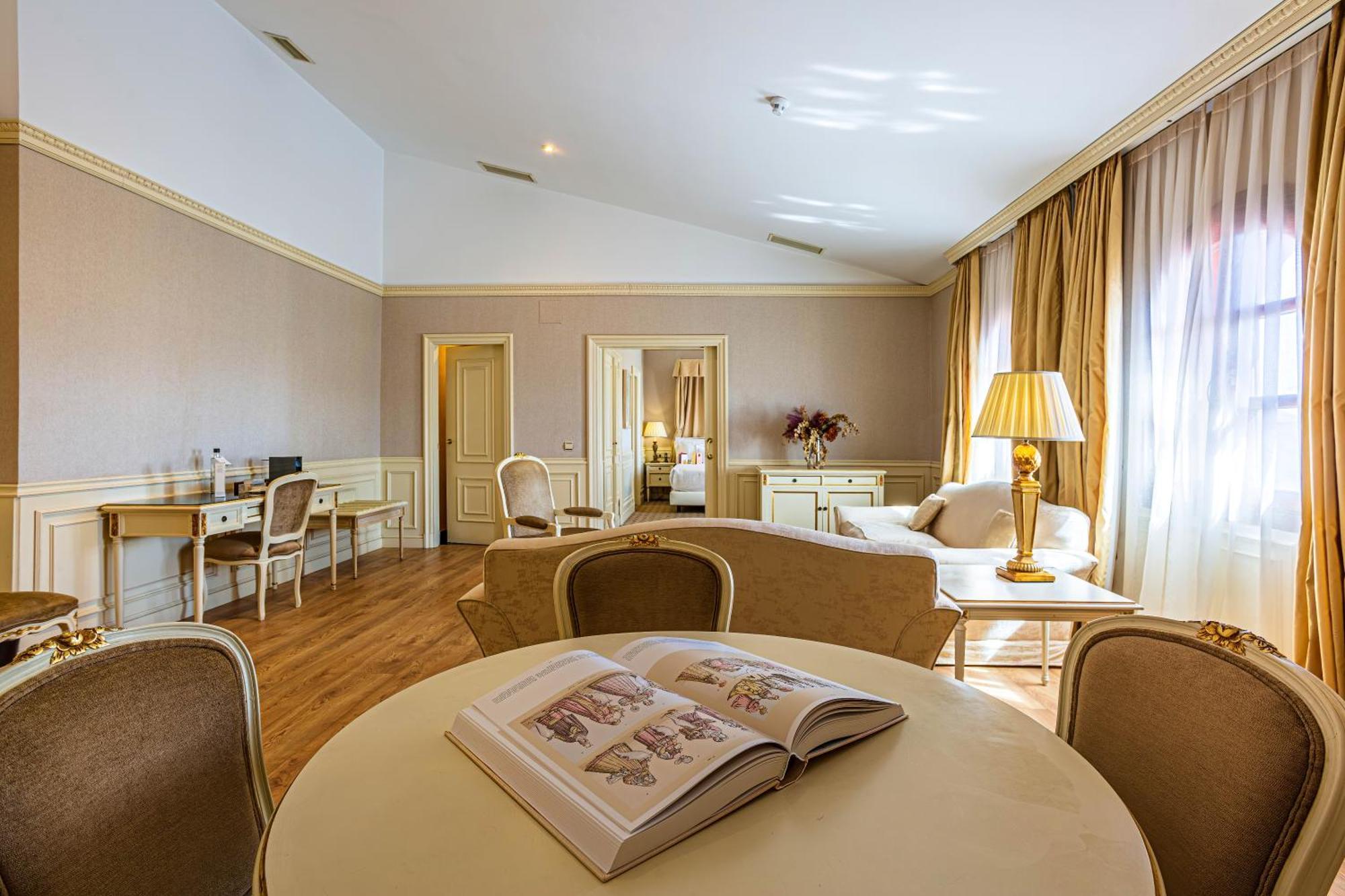 Hotel Eugenia De Montijo, Autograph Collection