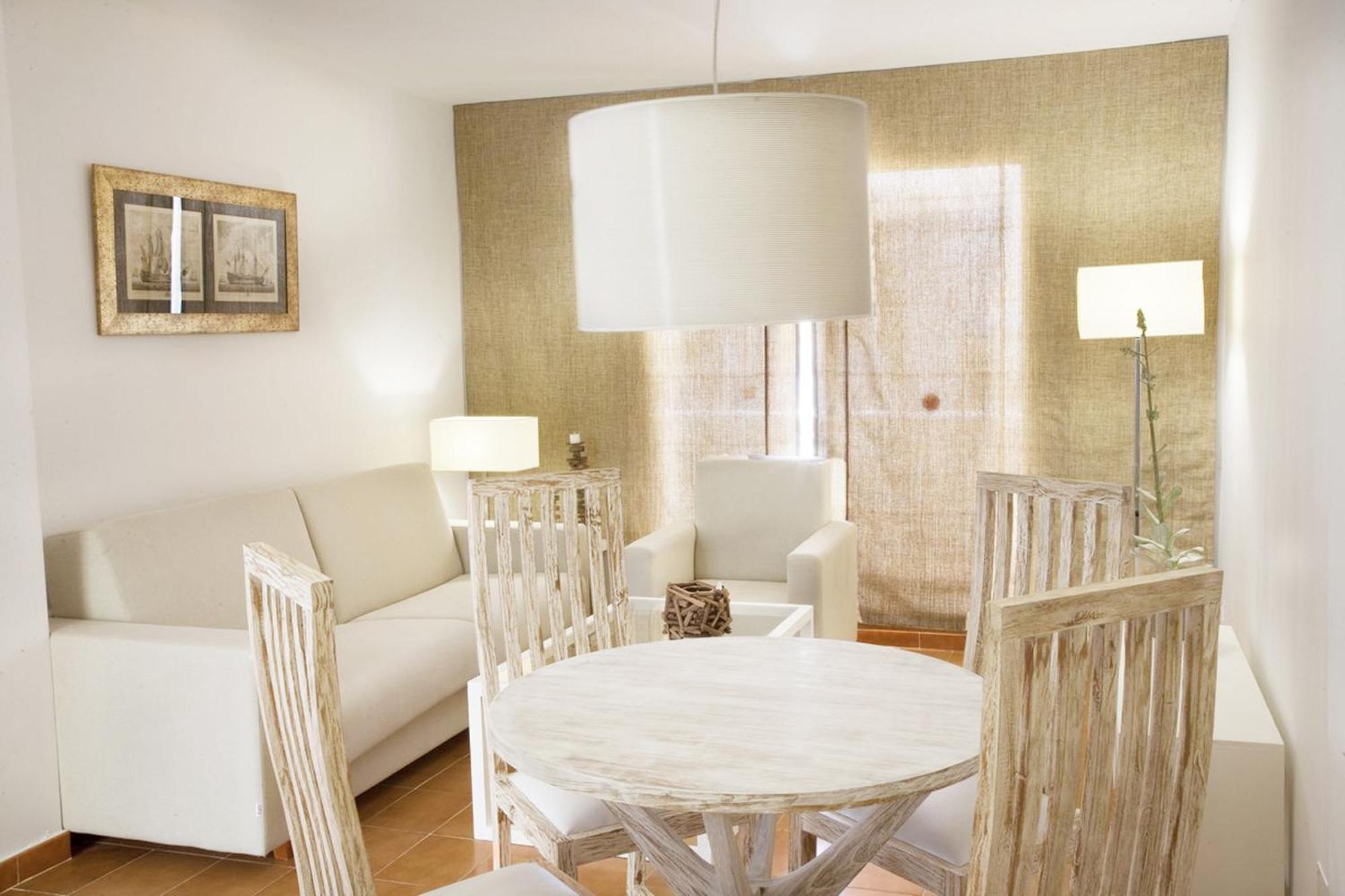 Apartahotel Camelina 3*