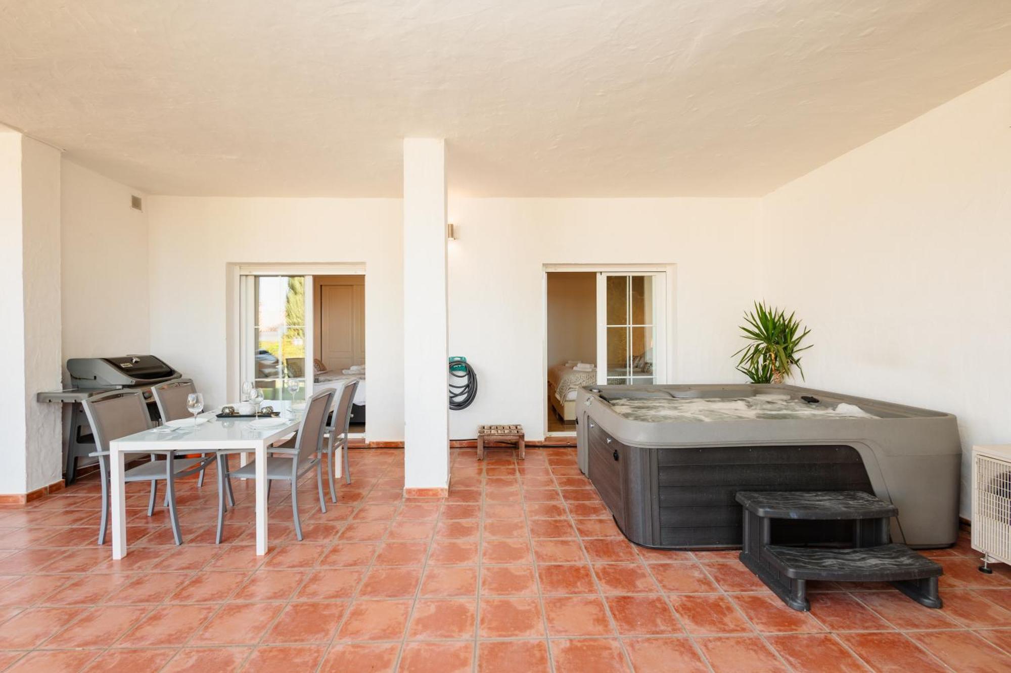Sea View With Private Garden And Jacuzzi In Balcones Del Lago, Istan Apartamento El Ángel
