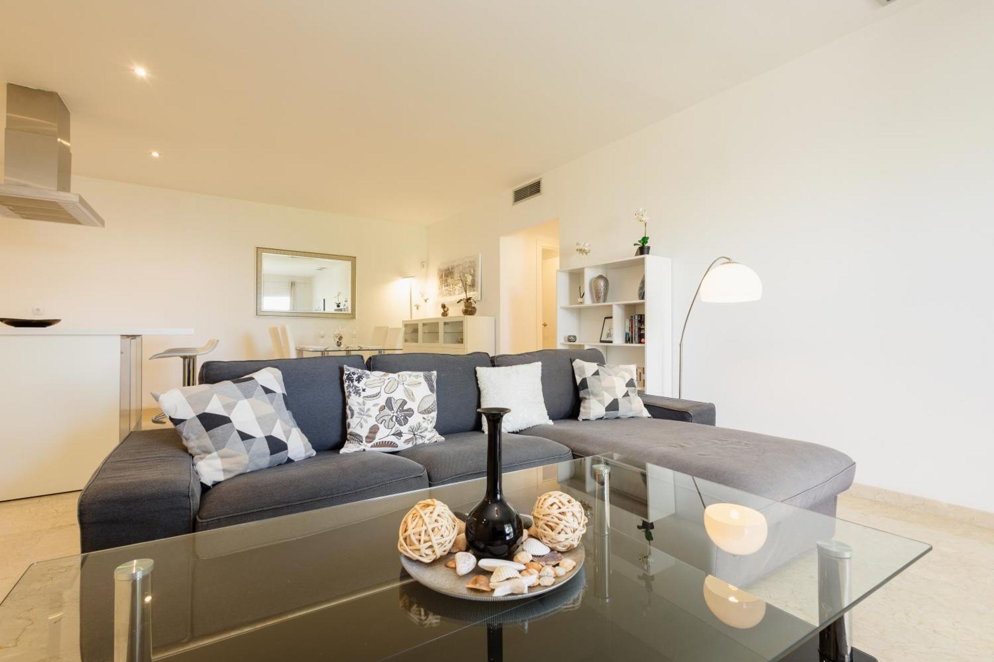 Apartamento Sea View With Private Garden And Jacuzzi In Balcones Del Lago, Istan *