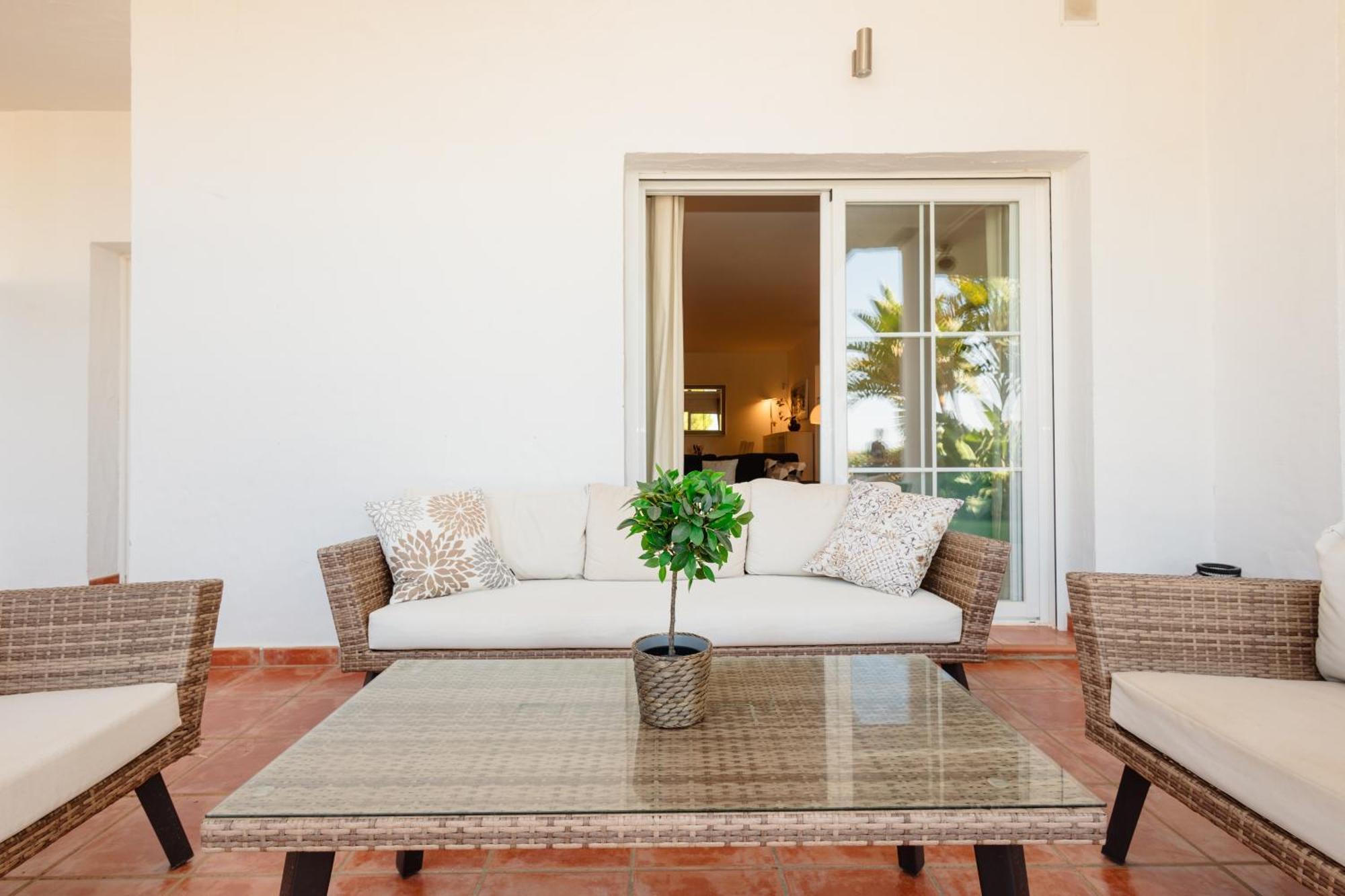 Sea View With Private Garden And Jacuzzi In Balcones Del Lago, Istan
