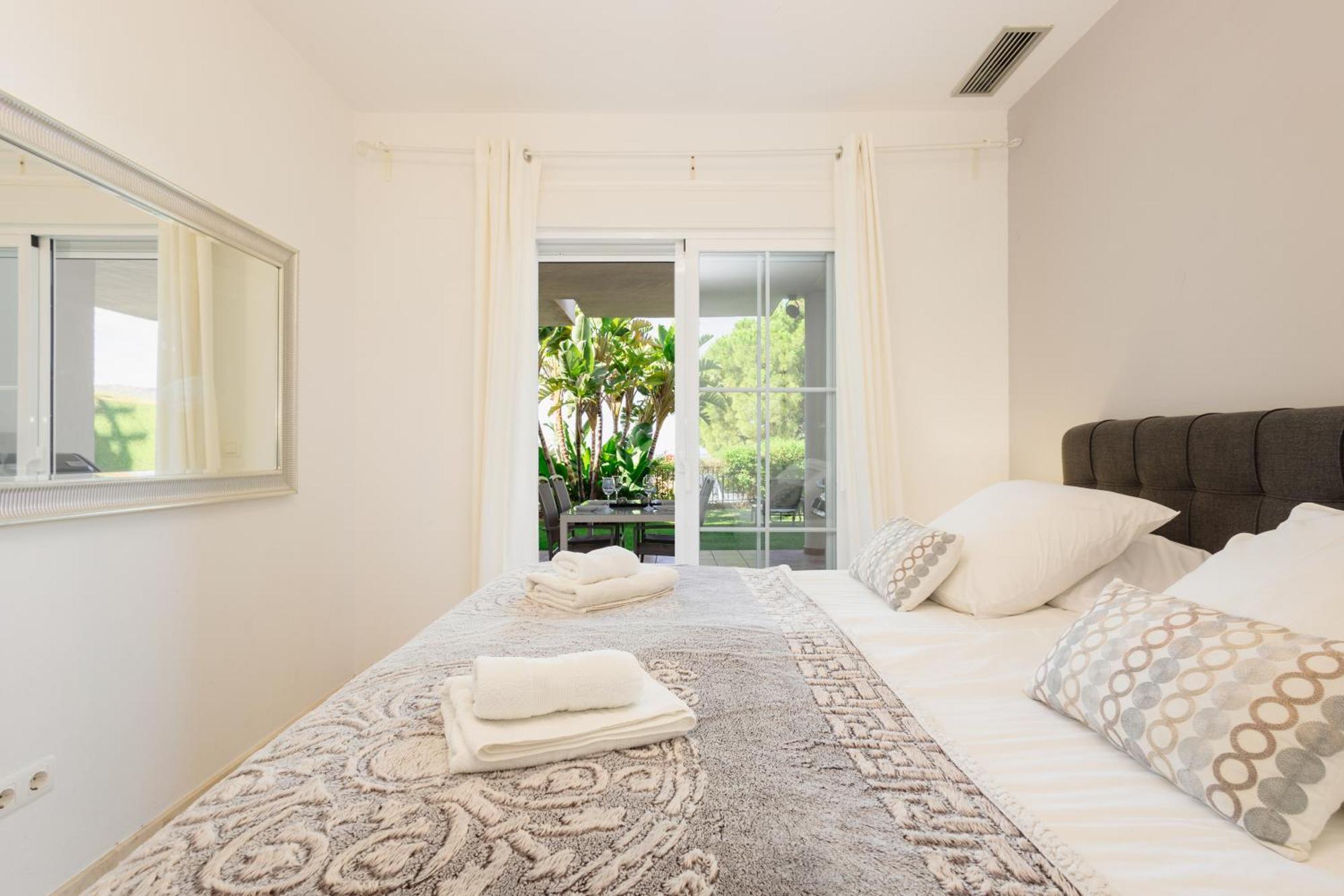 Sea View With Private Garden And Jacuzzi In Balcones Del Lago, Istan *