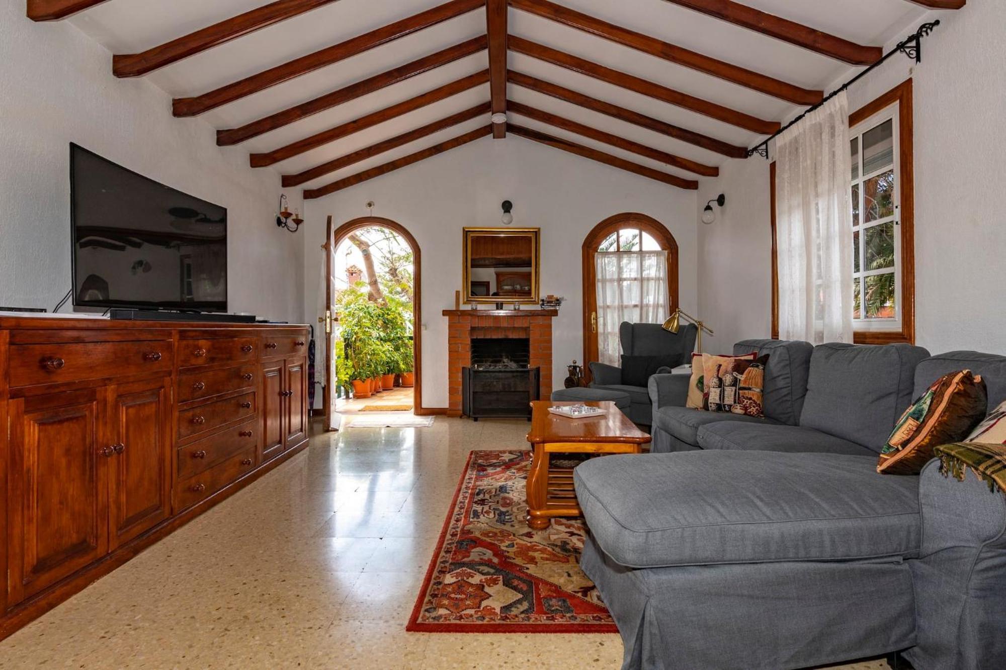 Almendros Holiday home