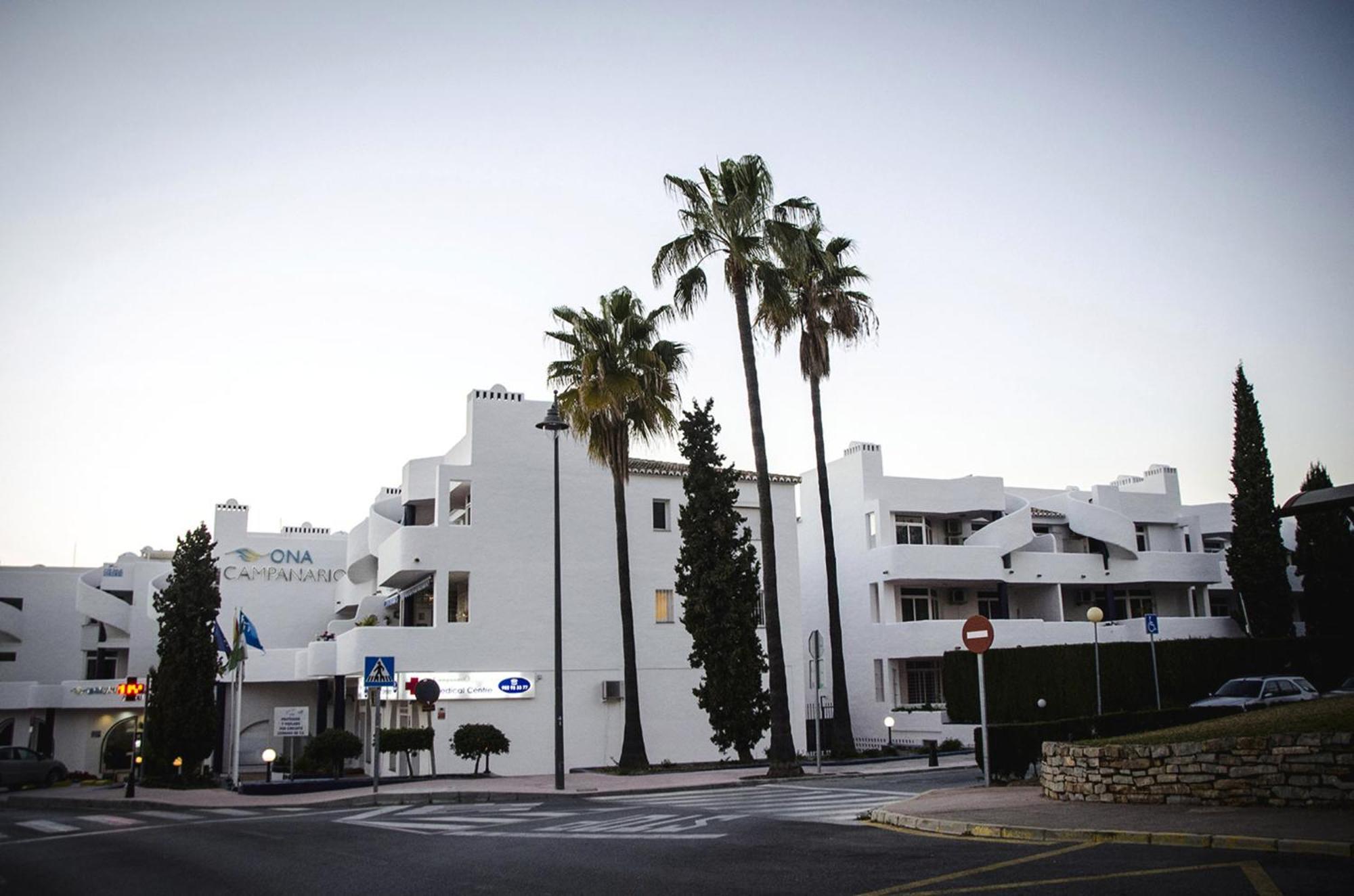 Luxury 2-bed With Big Terrace In With Outdoor Pools In Calahonda Sitio de Calahonda
