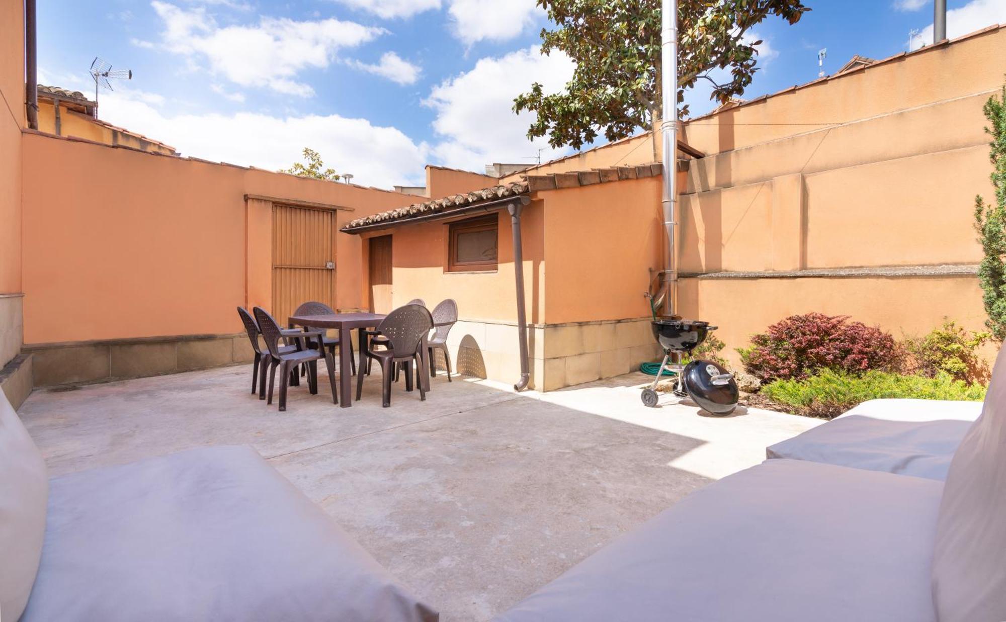 Сasa de vacaciones Uribe-enea Casa Sola Con Amplio Patio En Con Visita A Bodega *
