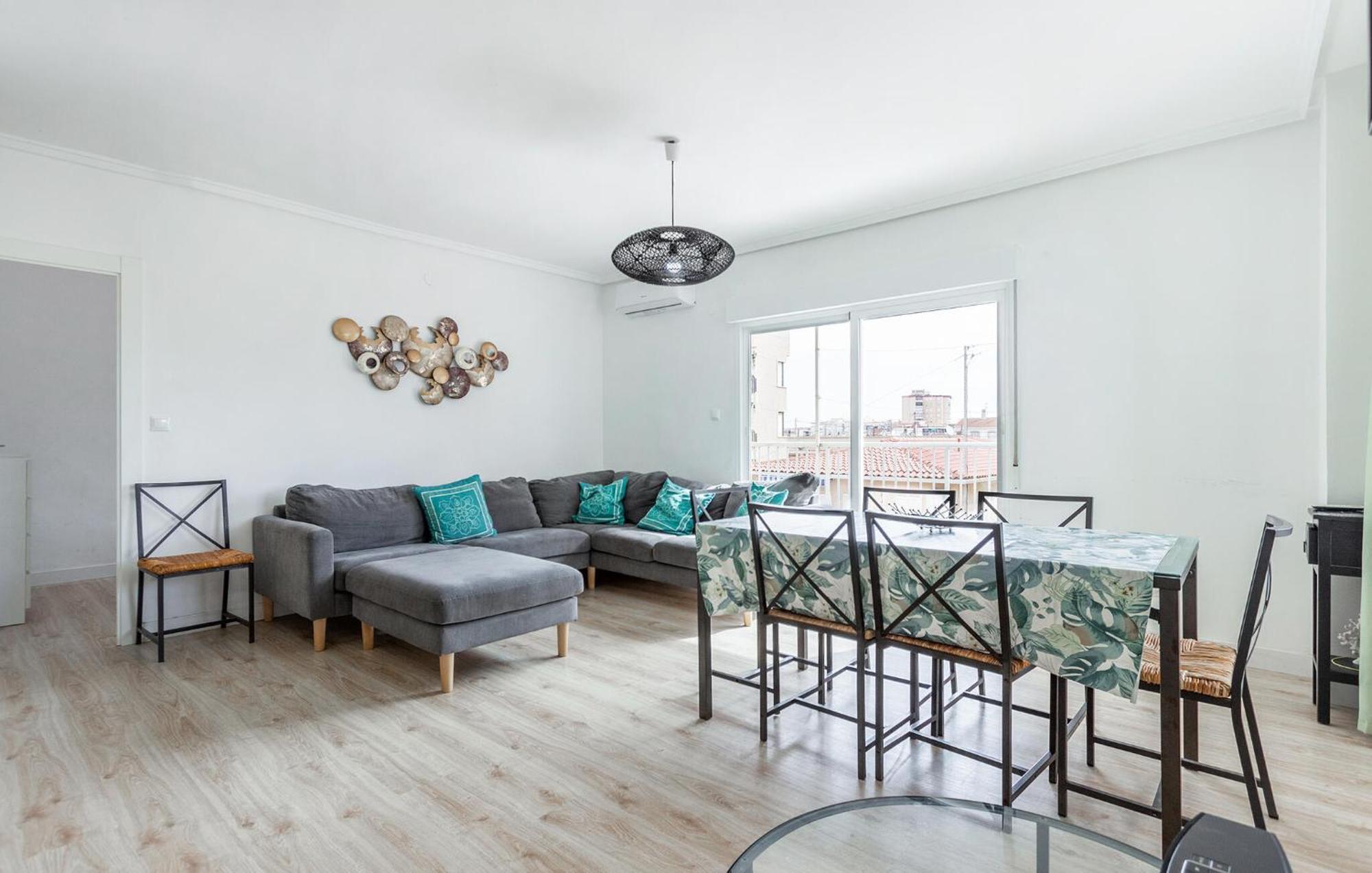 Apartamento 3 Bedroom Awesome In