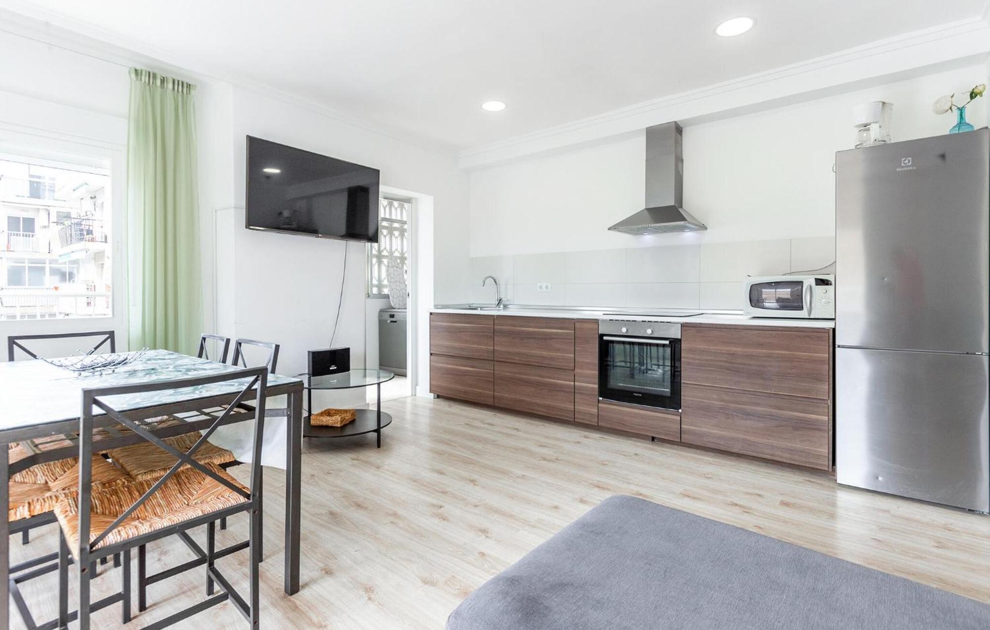 Apartamento 3 Bedroom Awesome In
