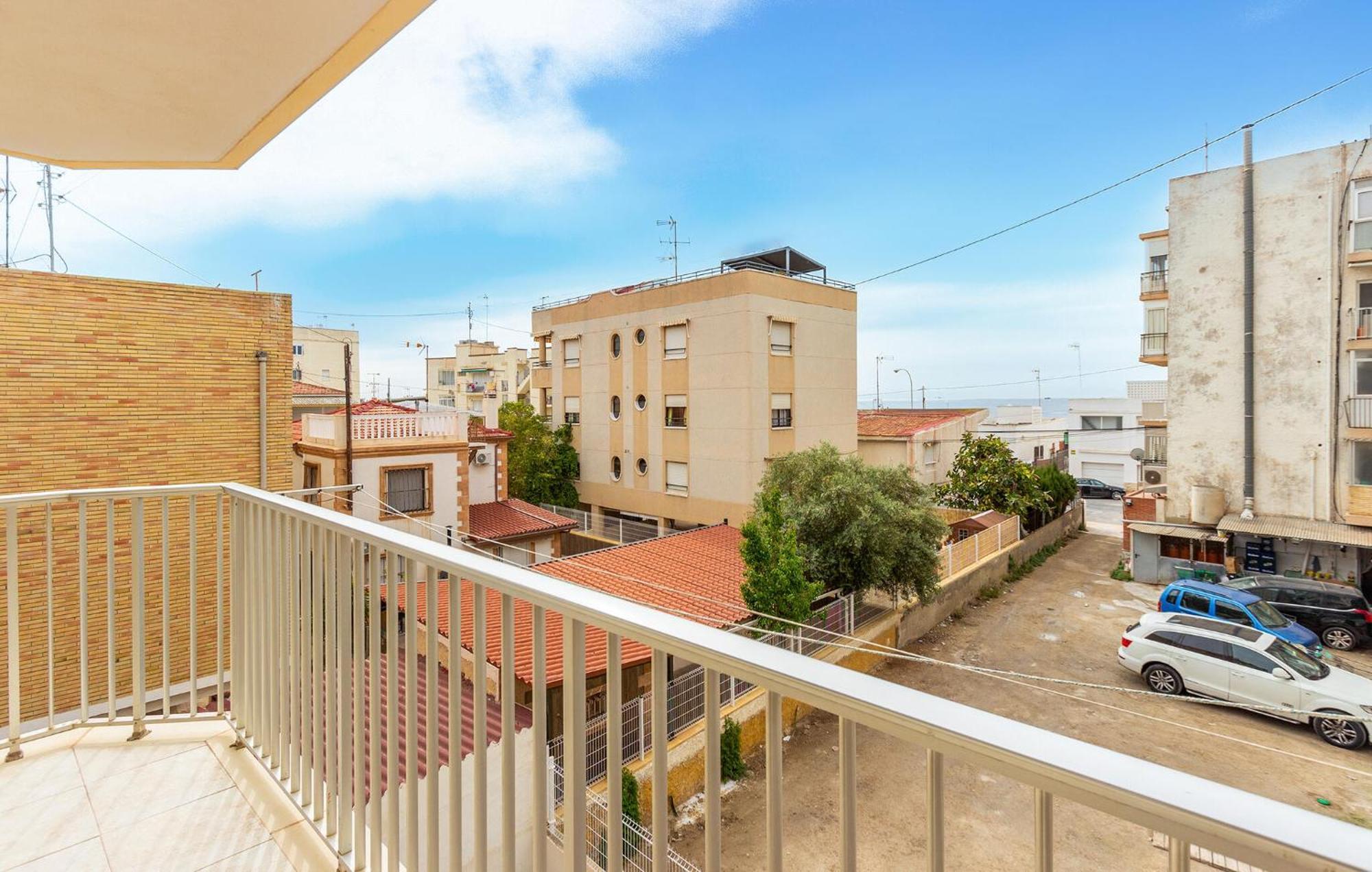 3 Bedroom Awesome In *