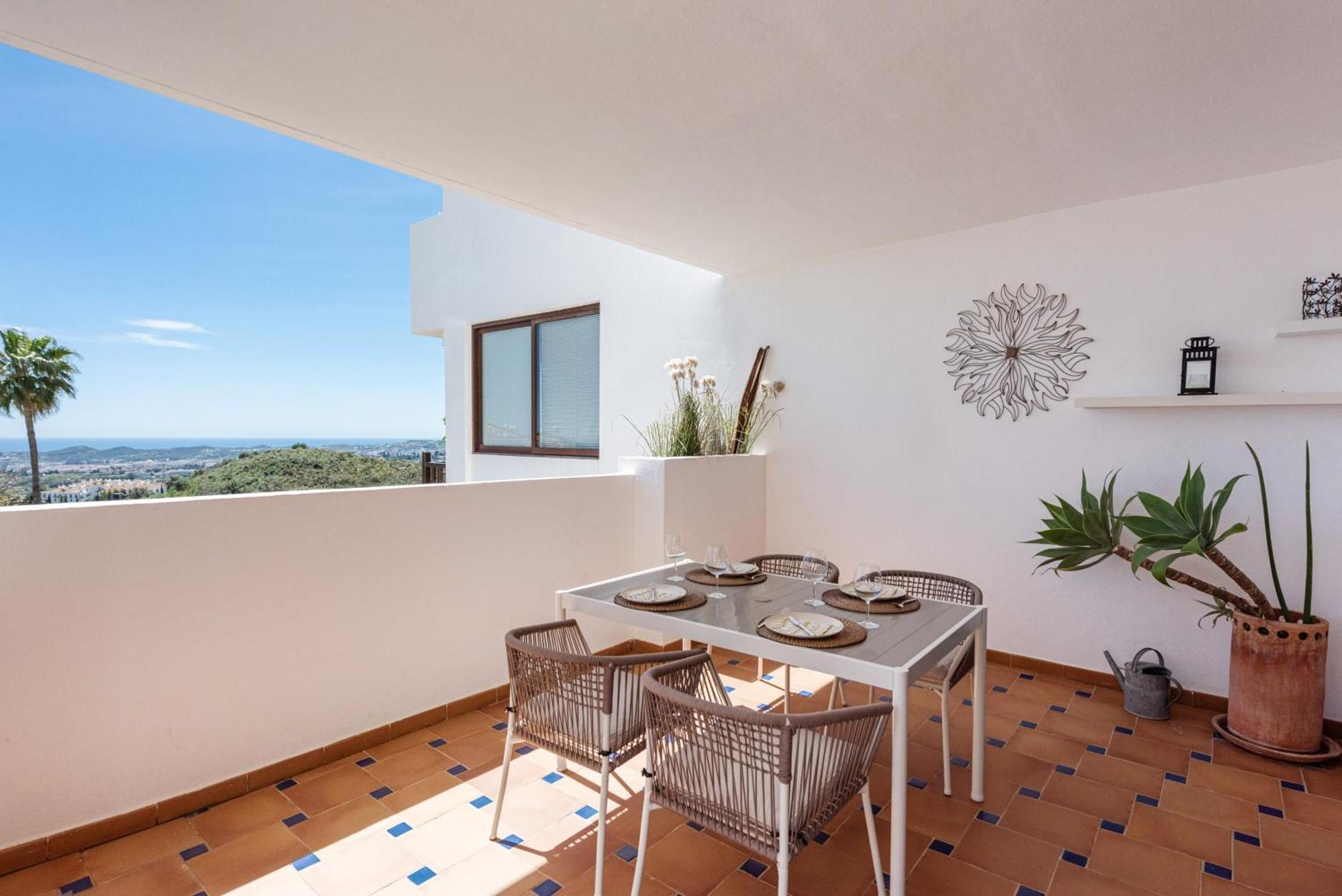 Incredible With Sea Views And Balcony