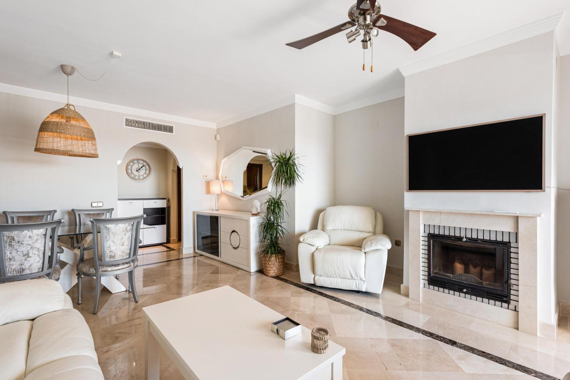 Incredible With Sea Views And Balcony Mijas