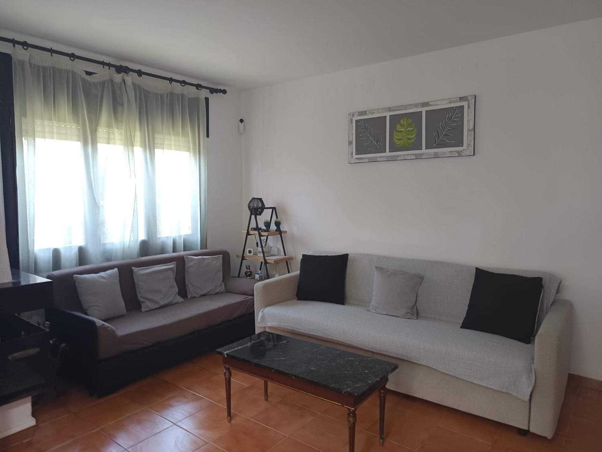 Tiebas, Apartment *