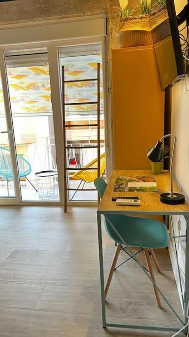 Late Checkout 14 H Free Netflix Tv Homestay