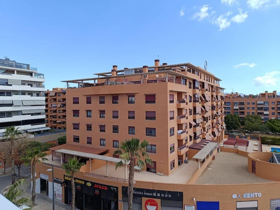 Spacious By The Apartamento *