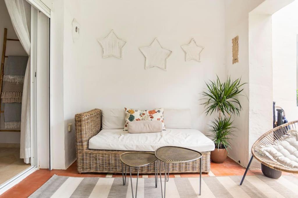 Precioso Bajo Recien Reformado Primera Linea Playa Apartamento Estepona