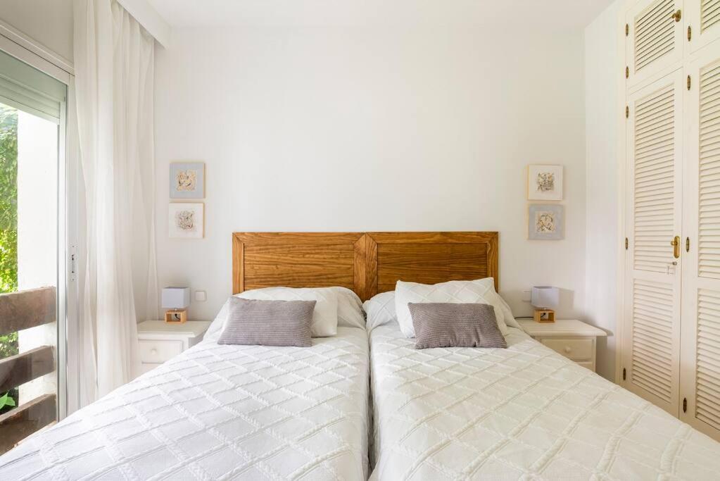 Precioso Bajo Recien Reformado Primera Linea Playa Apartamento Estepona