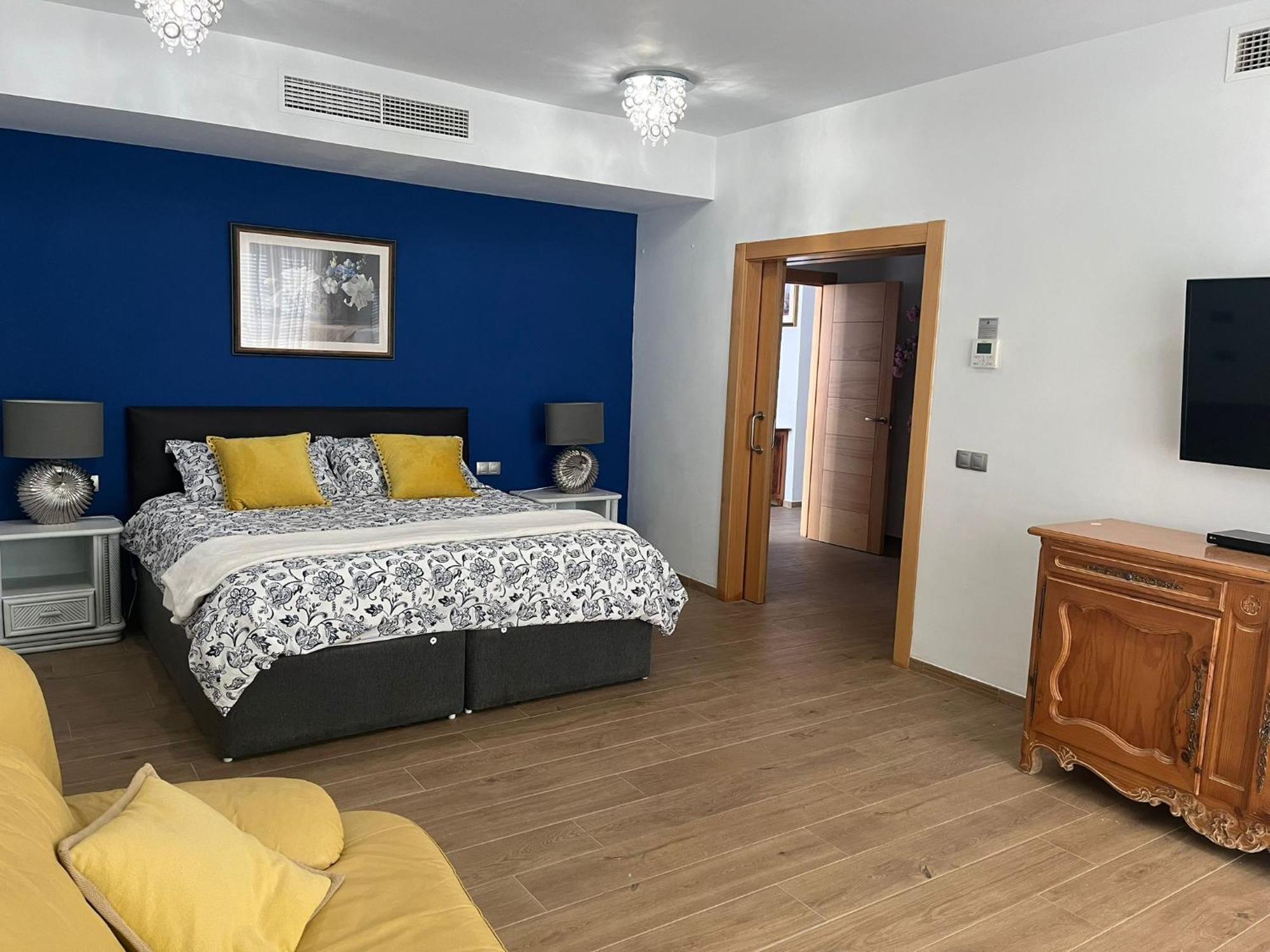 Puerto Santiago: Luxury 5-bedroom With Pool And Disabled Access Villa *