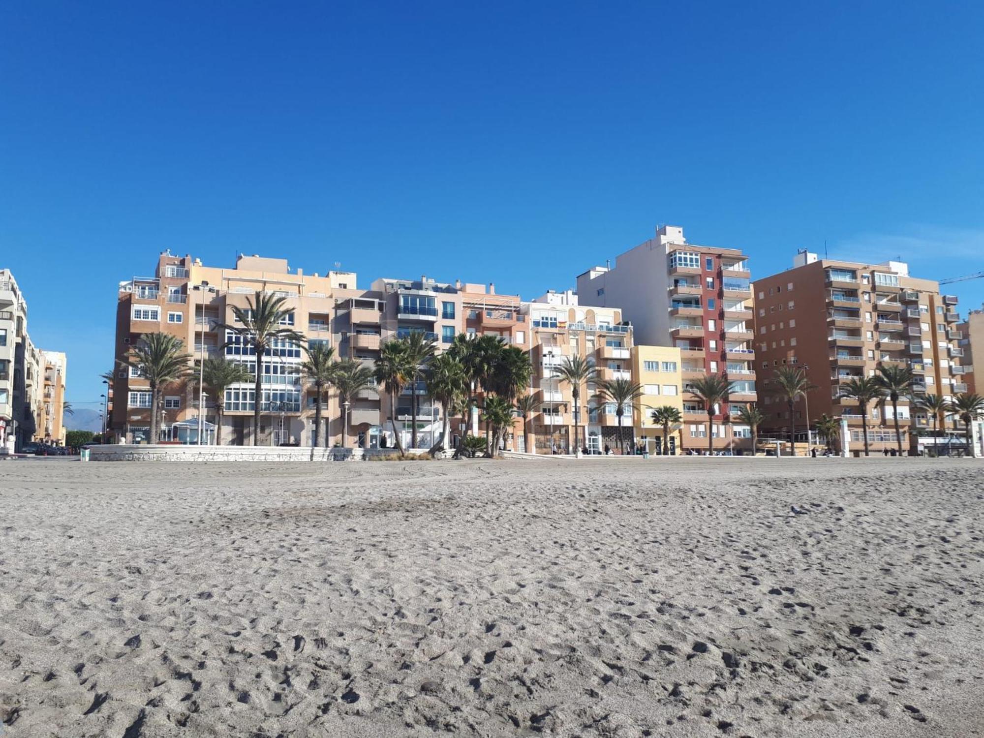 Junto Al Mar Quesada 2 *