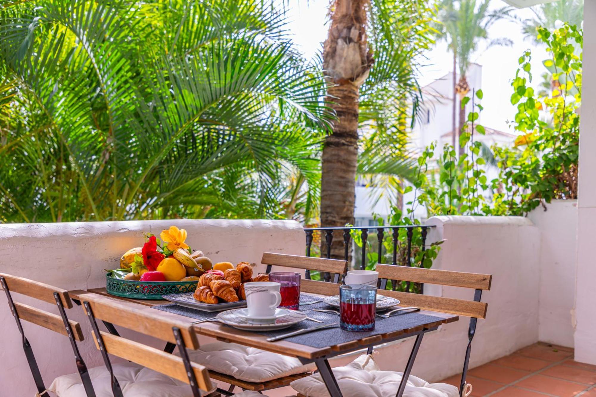 Ab Properties: Design Penthouse With Pool View In Marbella's Golden Mile Apartment Marbella