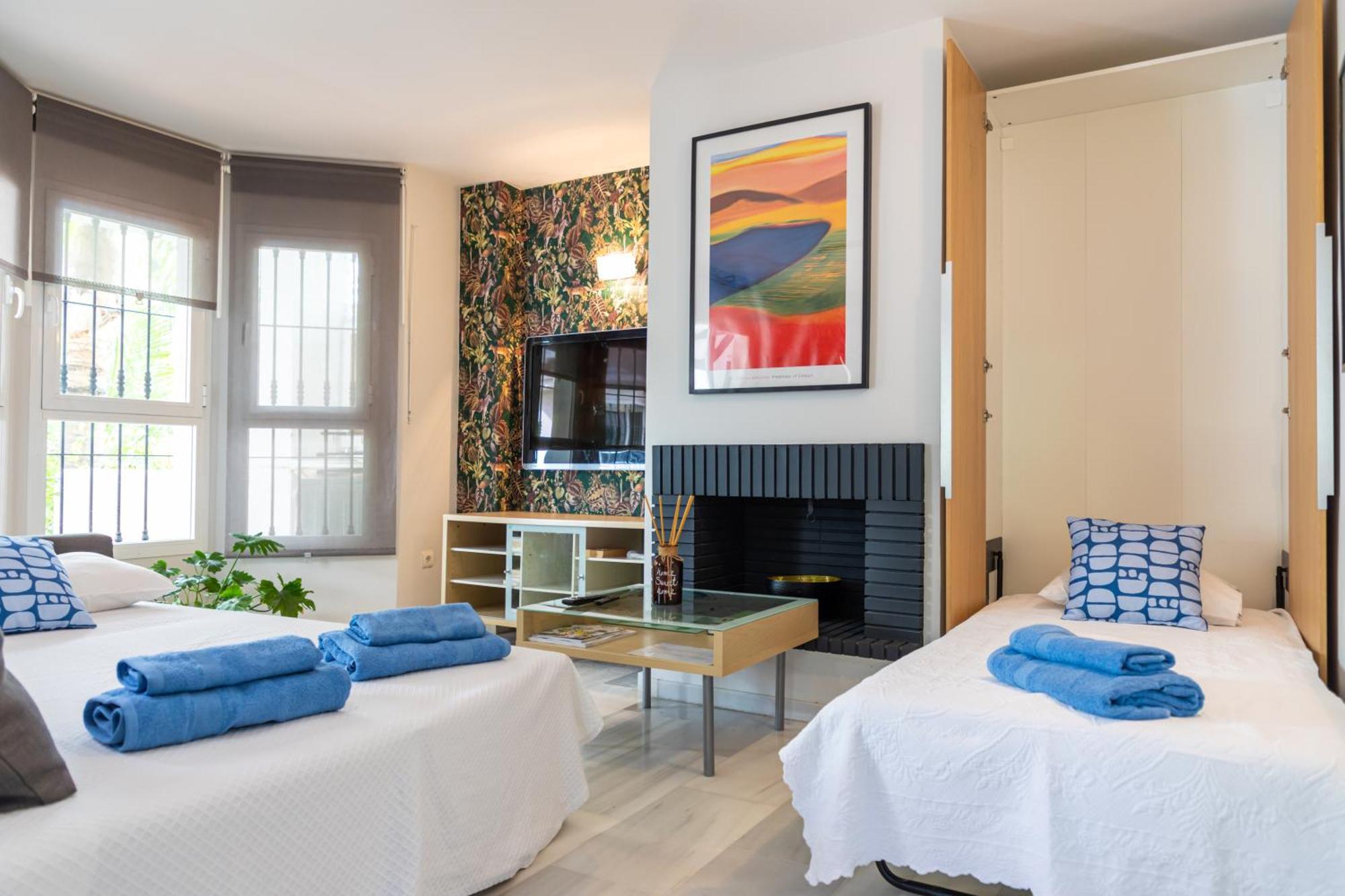 Apartment Ab Properties: Design Penthouse With Pool View In Marbella's Golden Mile Marbella