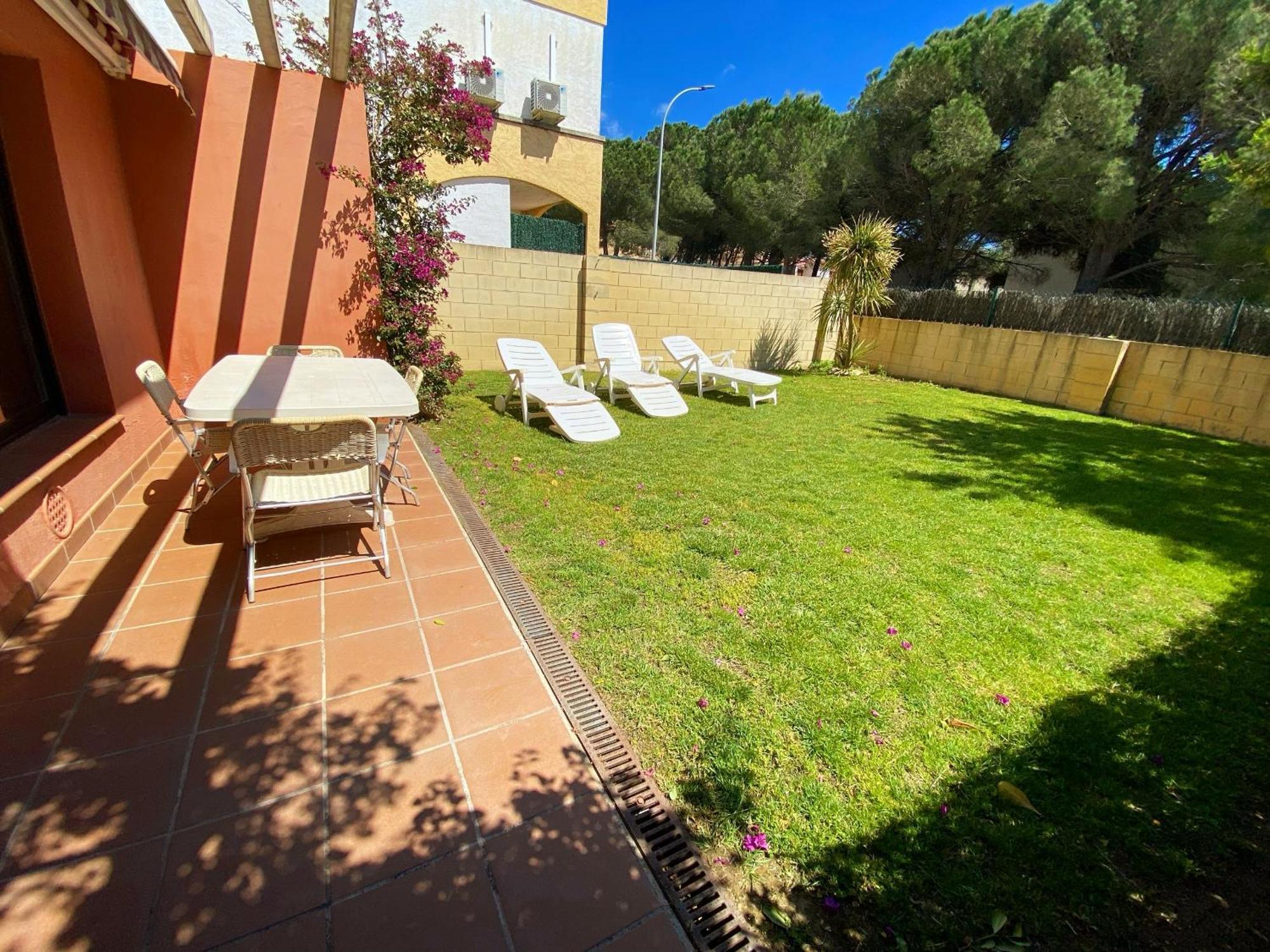 Holiday home Casa L'escala, Piscina Comuntaria I Jardi Privat L'Escala
