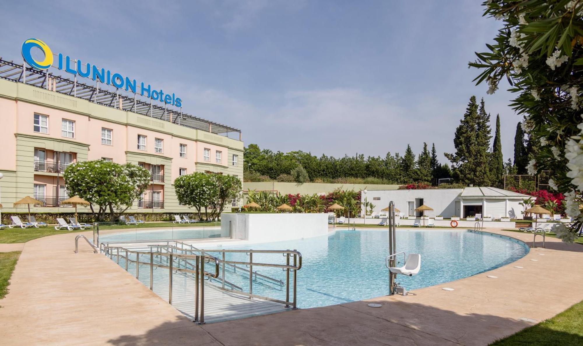 Hotel Ilunion Alcora Sevilla 4*