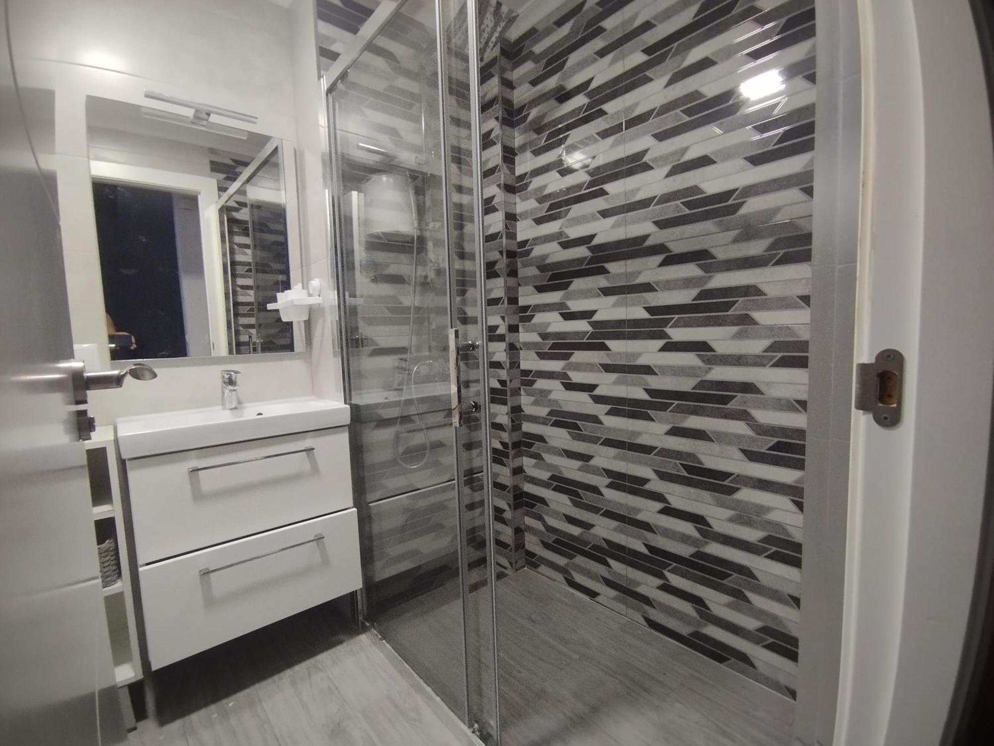 Seastar Apartment *