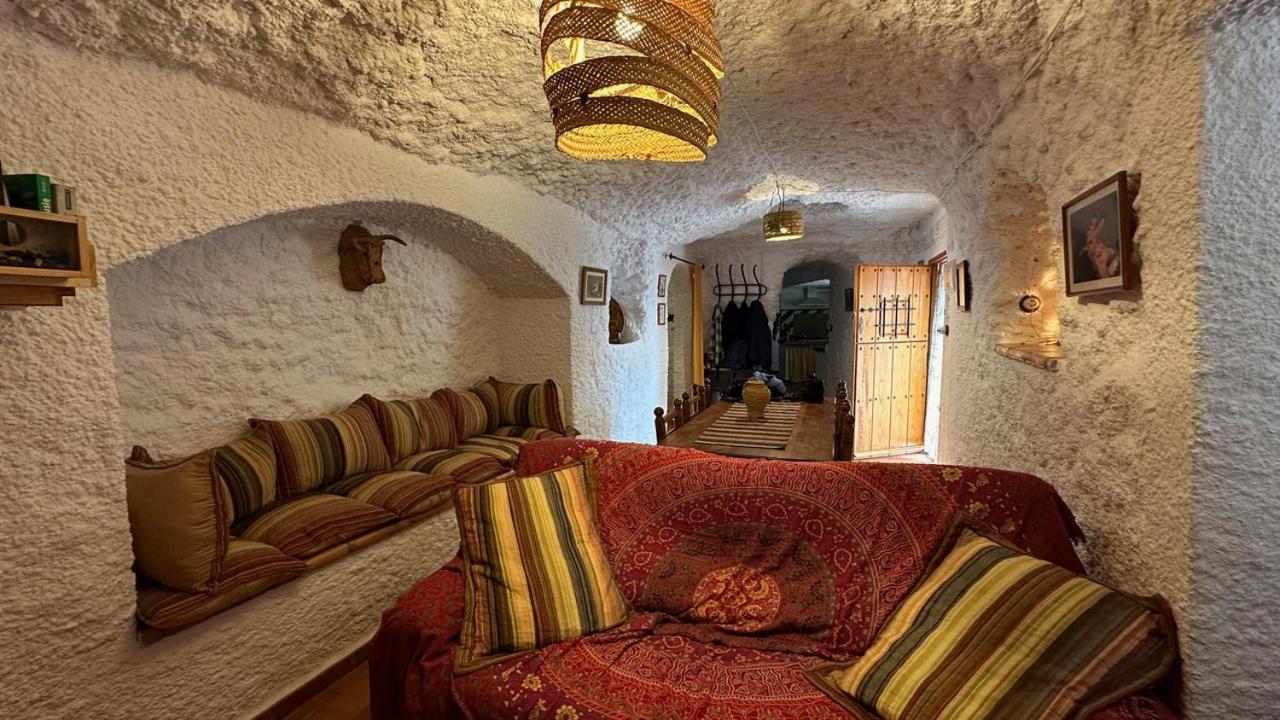 Cuevas El Torriblanco Country house *
