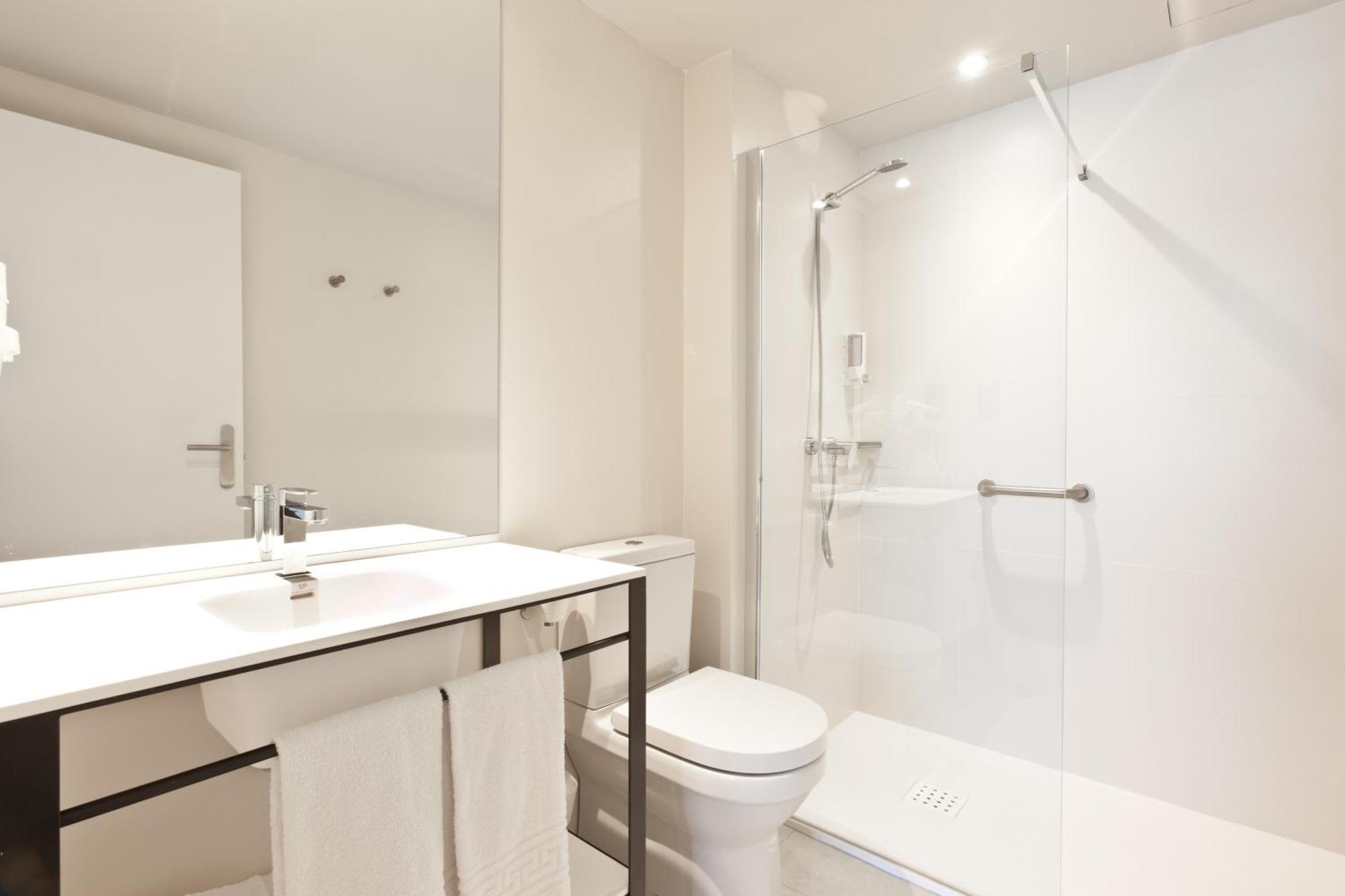 Ryans - Only Adults Apartahotel 3*