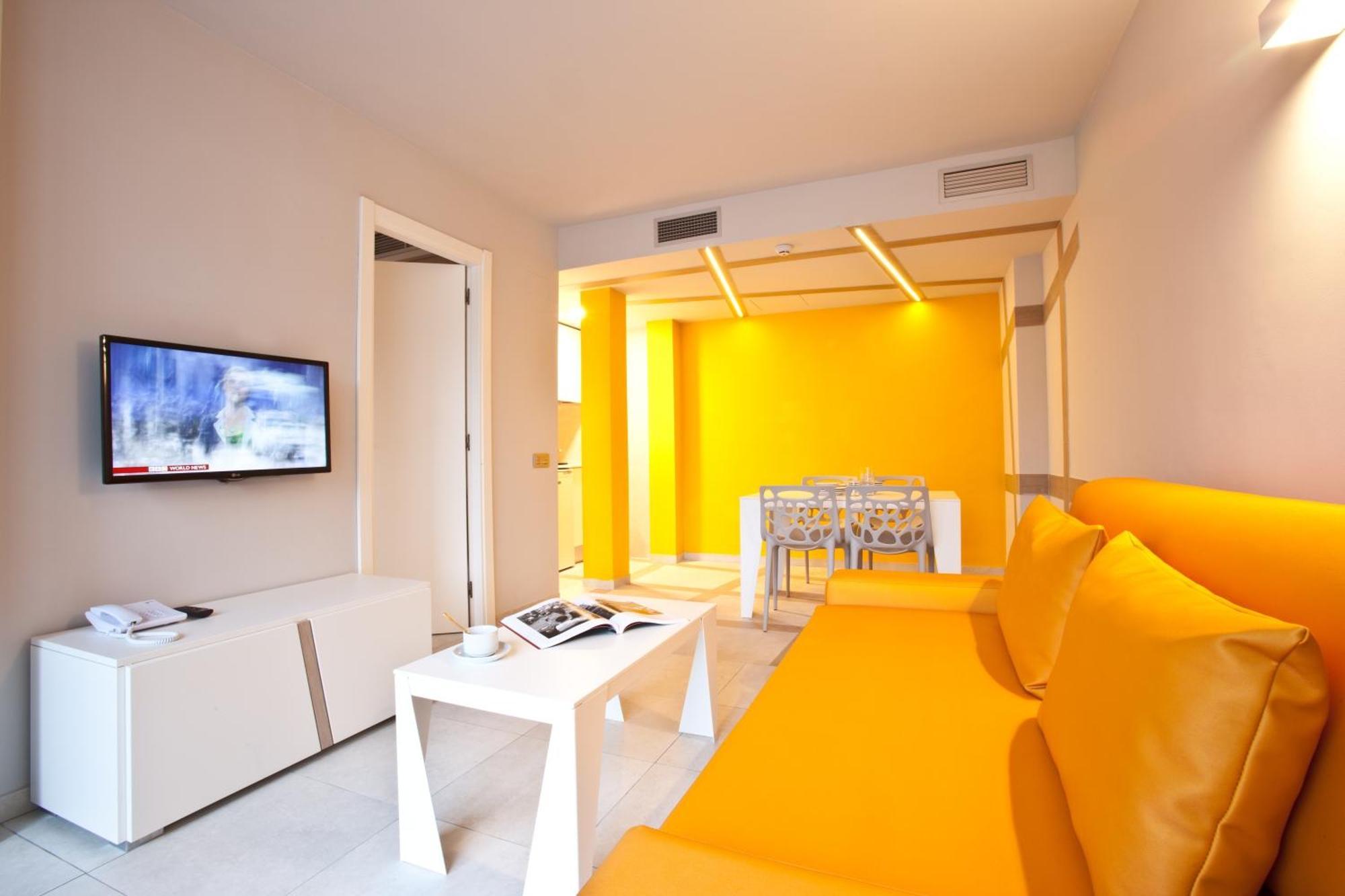 Ryans - Only Adults Apartahotel 3*
