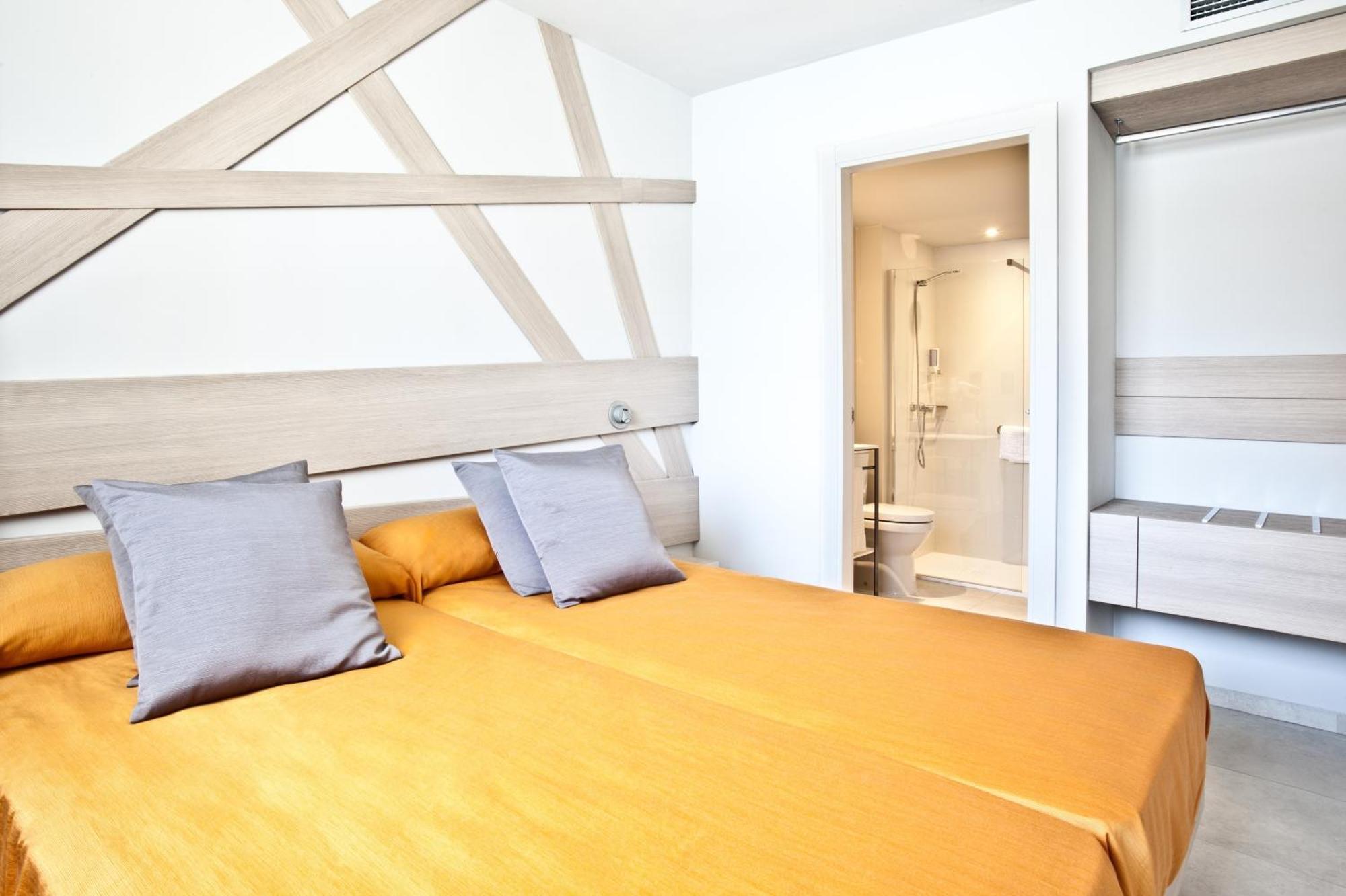 Ryans - Only Adults Apartahotel