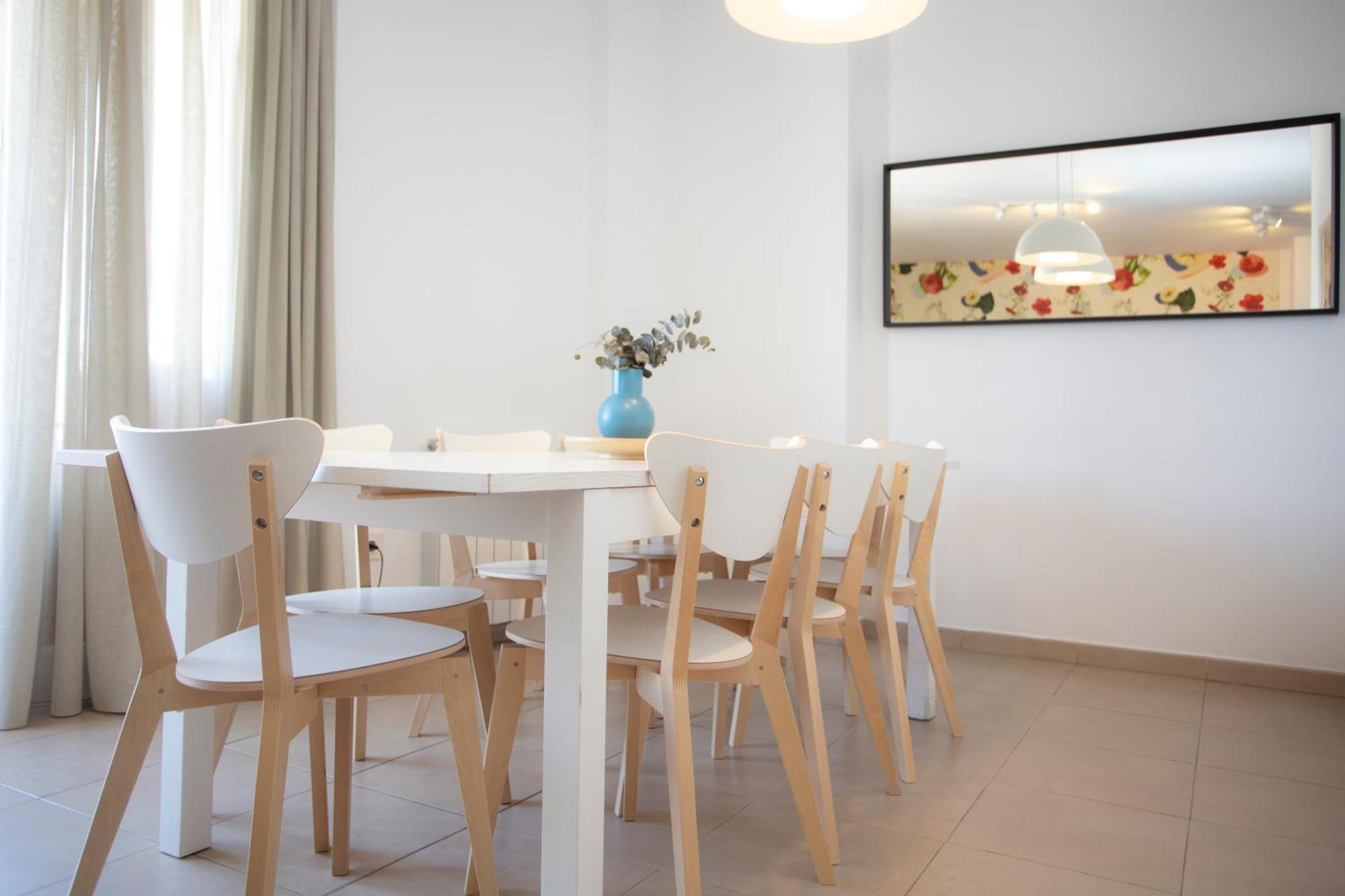 Apartamento Singularstays Mar44 *