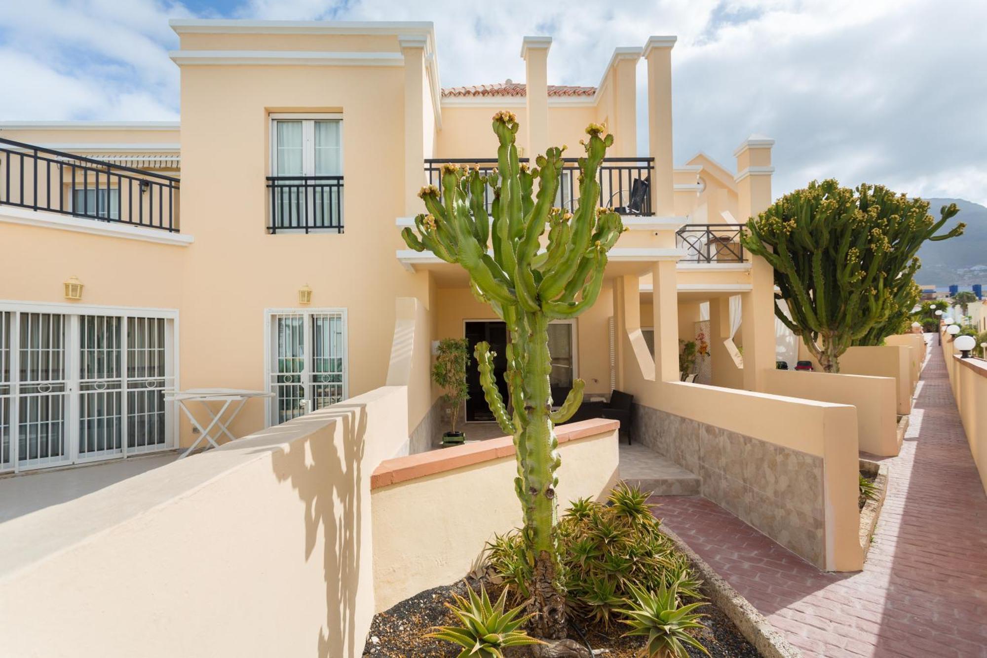 Yucca Park Aparthotel 3*