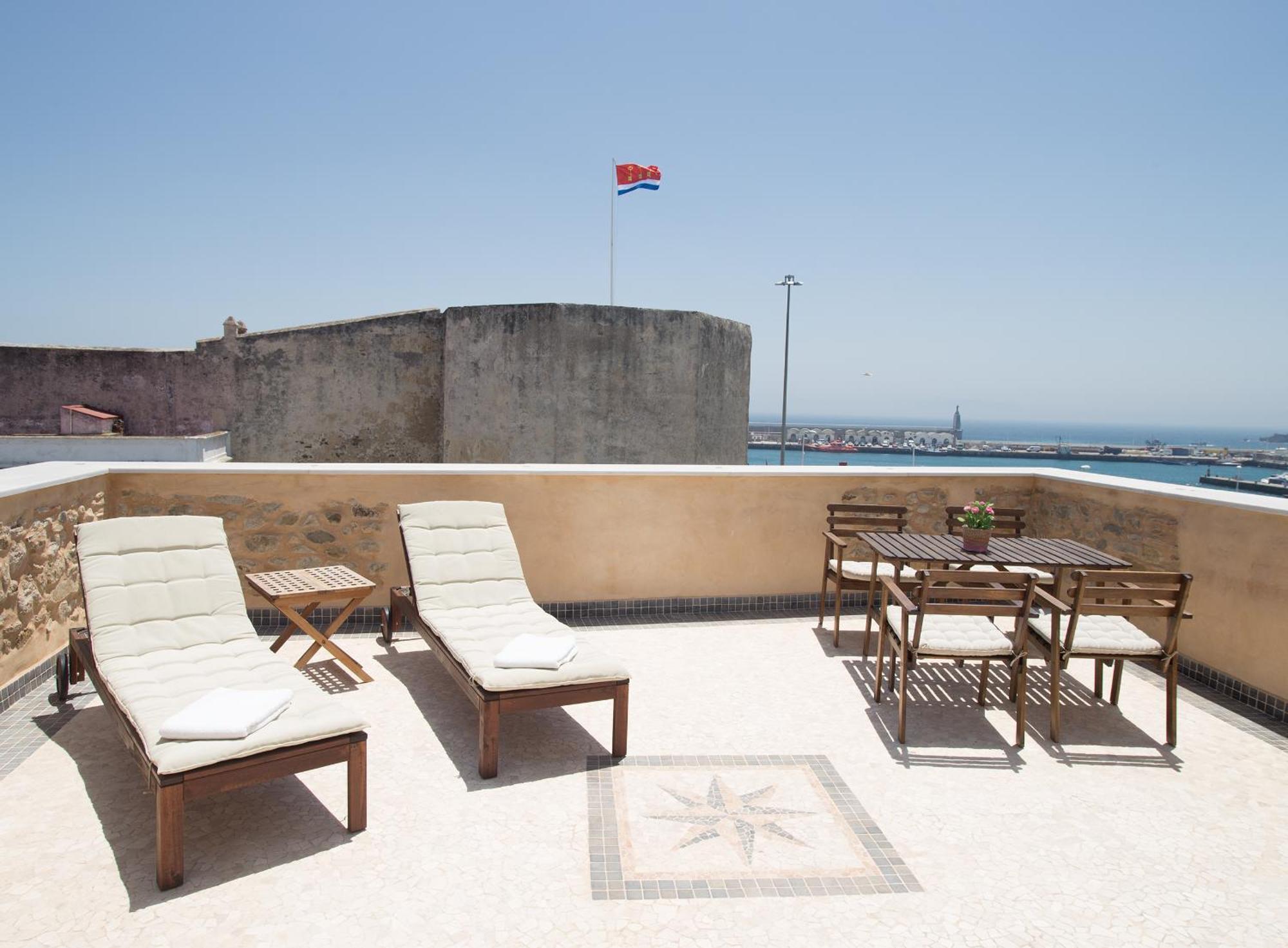 Puerta La Mar