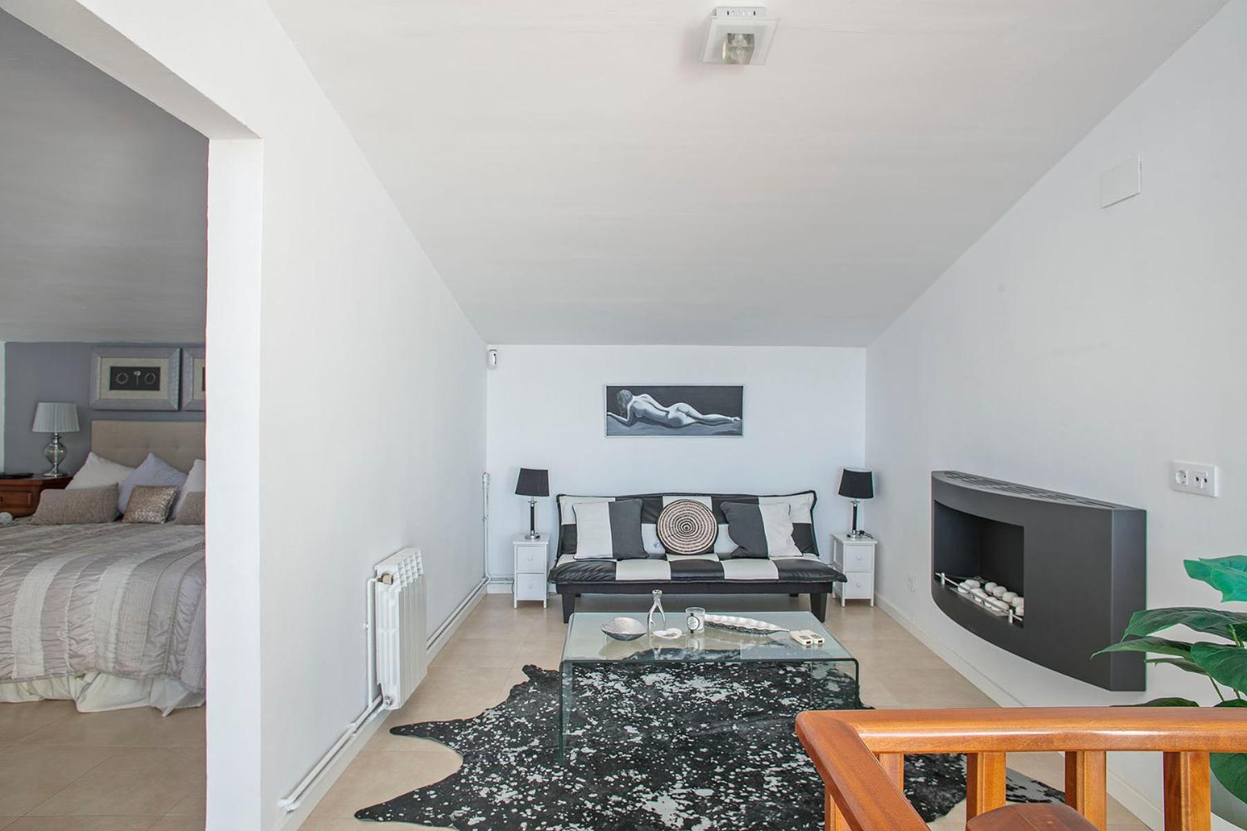 House With Amazing Views , Overlooking The Festival Town Of Сasa de vacaciones