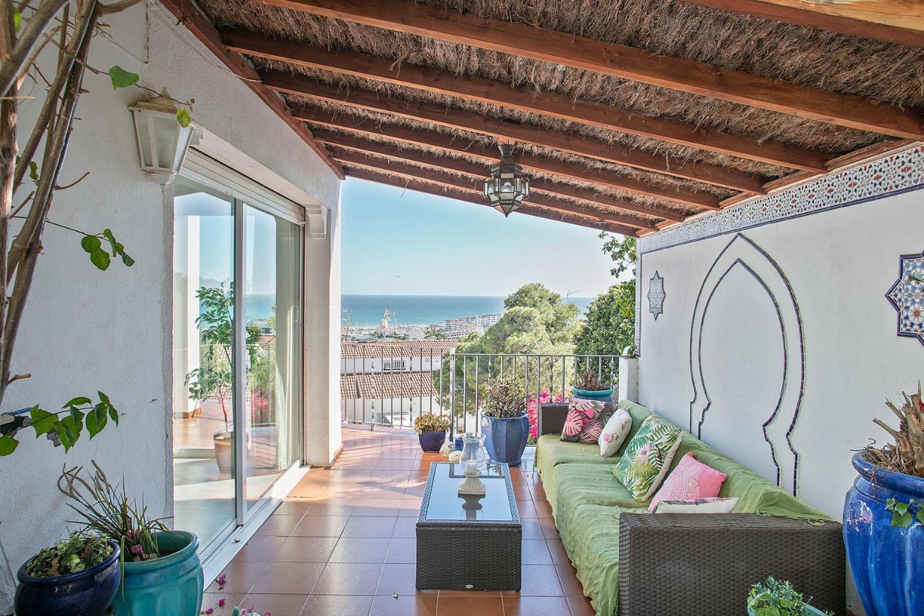 Сasa de vacaciones House With Amazing Views , Overlooking The Festival Town Of *