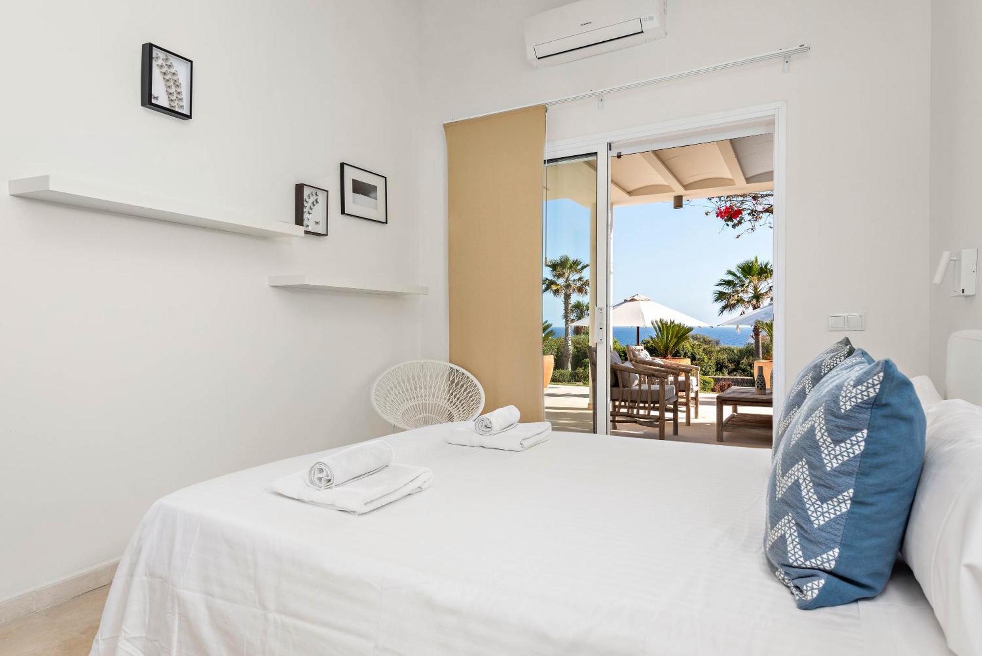Mariposa Villa *