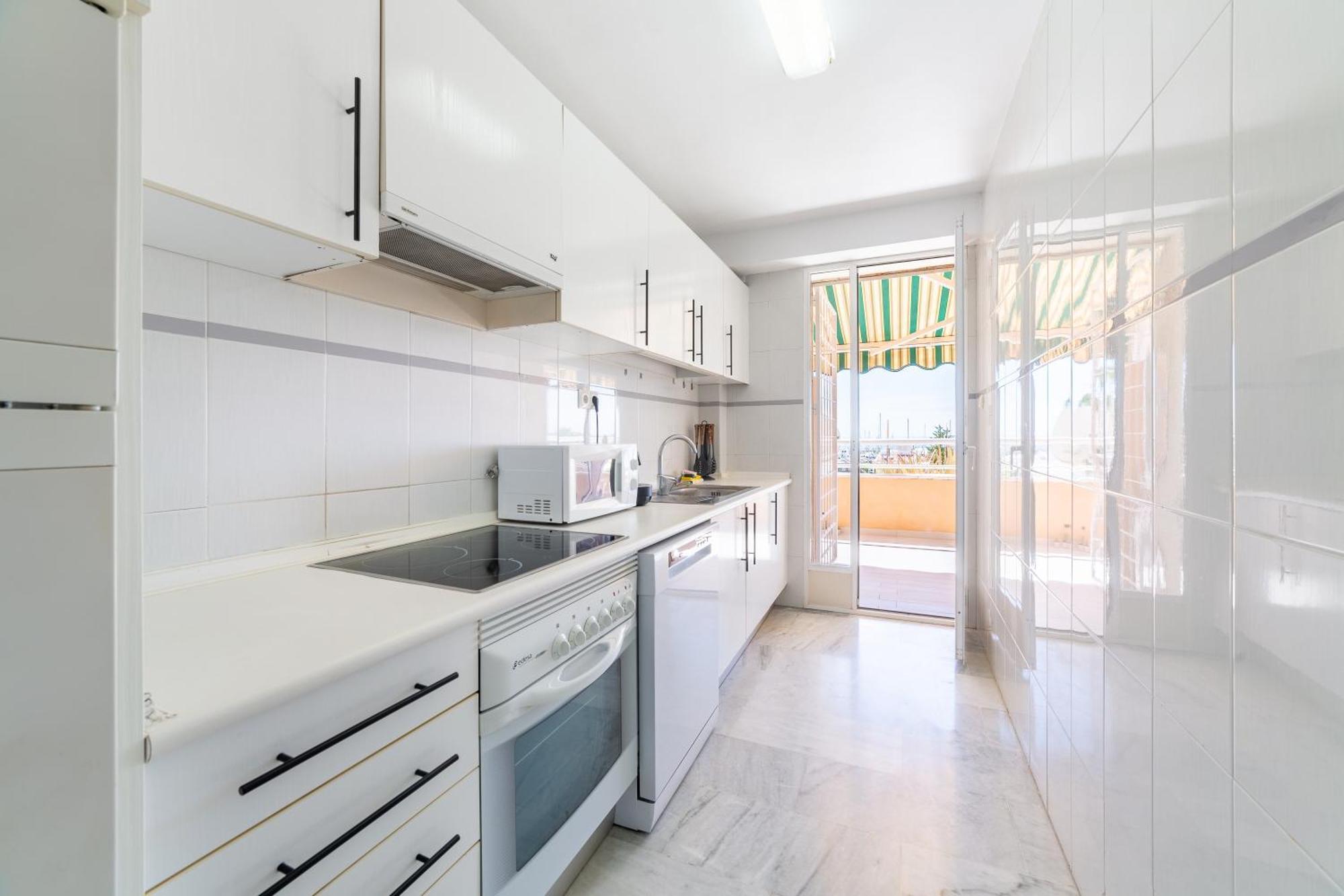 Apartamento Trendyhomes Puerto - Vistas Al Mar, Parking Incluido, Playa A Un Paso