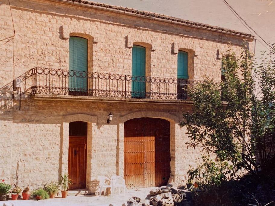 Cal Miret Villa