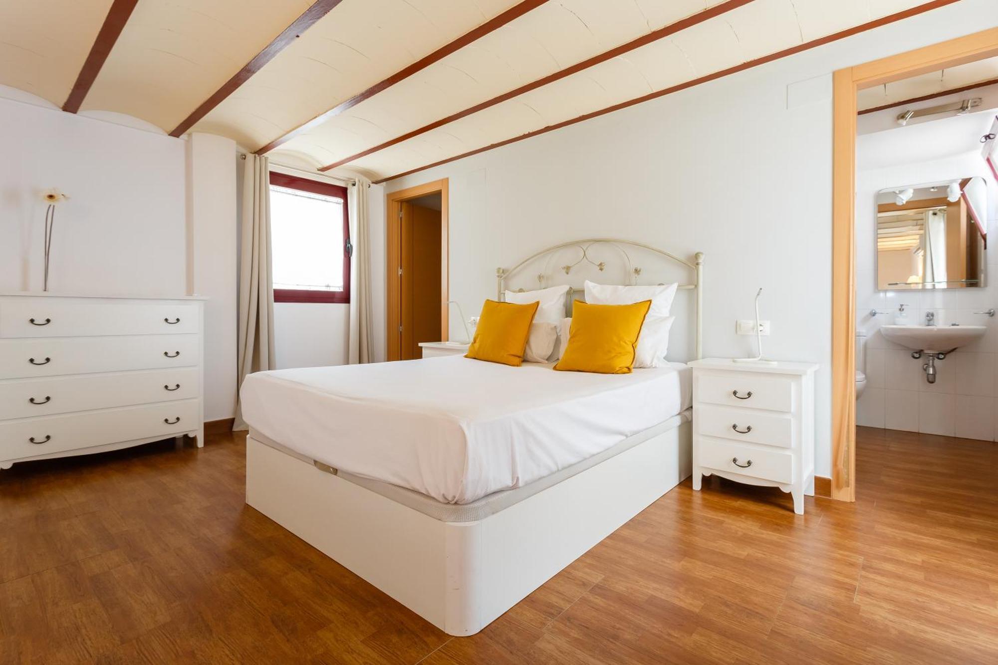 Sherry Center Apartment *