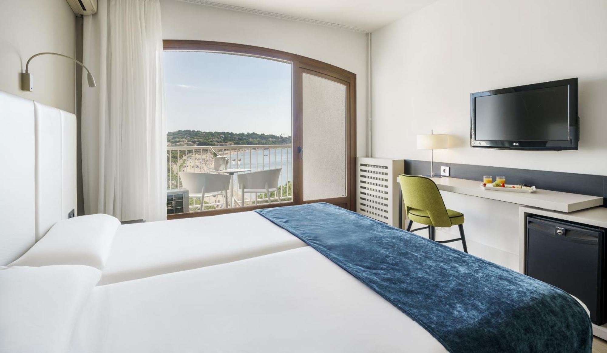 Ilunion Caleta Park 4*