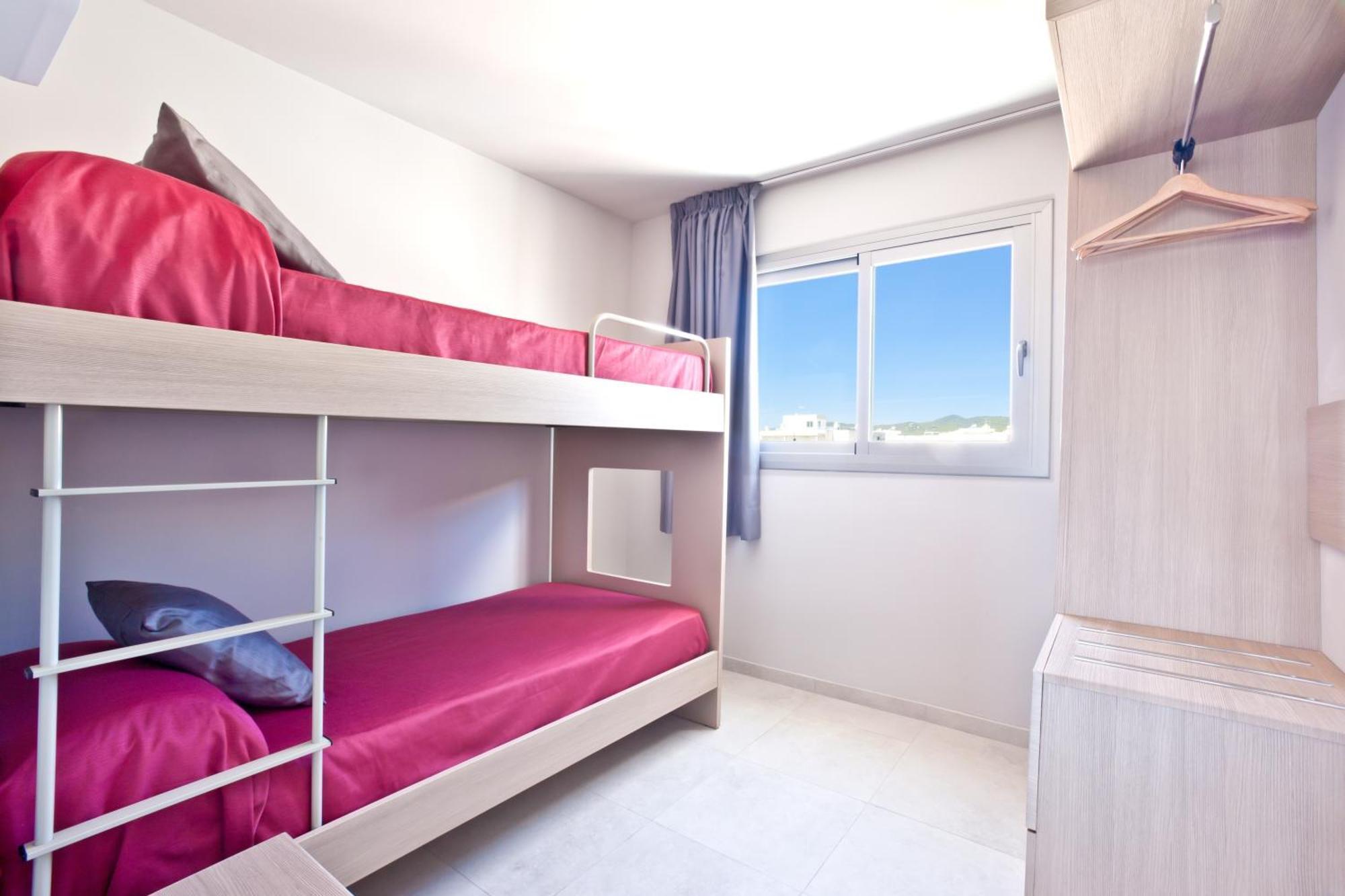 Ryans - Only Adults Apartahotel