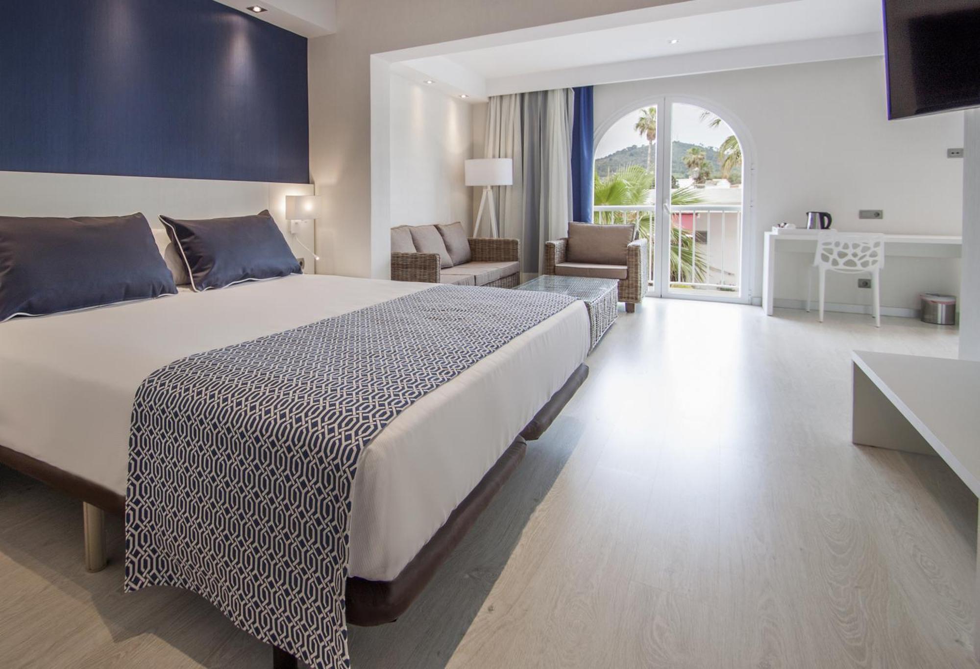 Catalonia Del Mar - Adults Only Hotel