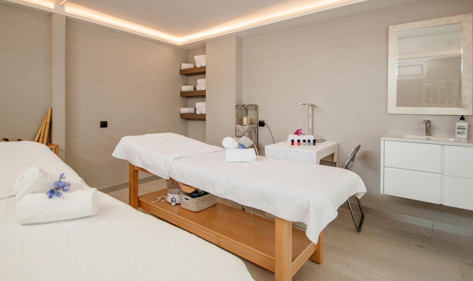 Hotel Catalonia Del Mar - Adults Only