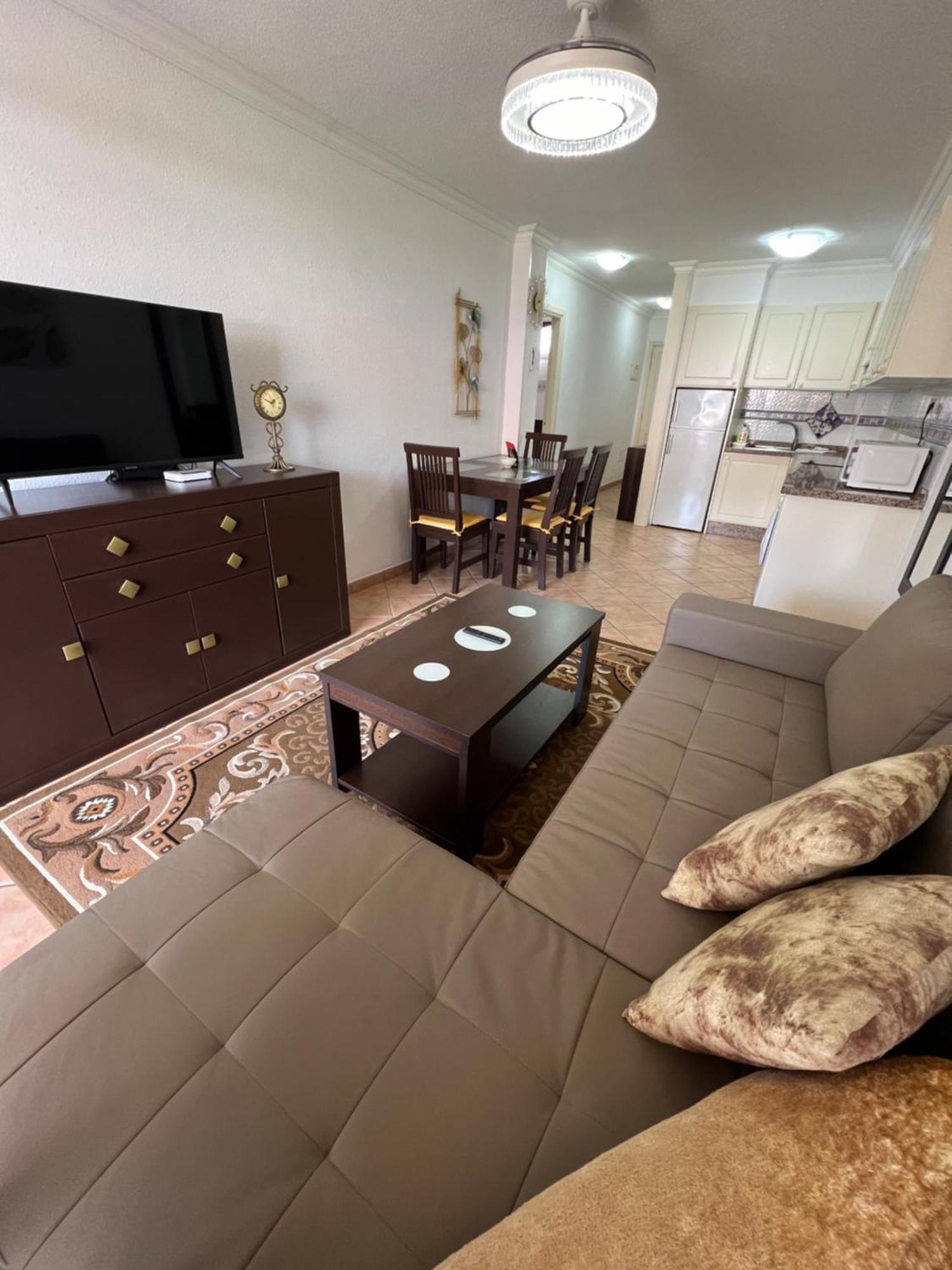 Apartment Center Cristianos