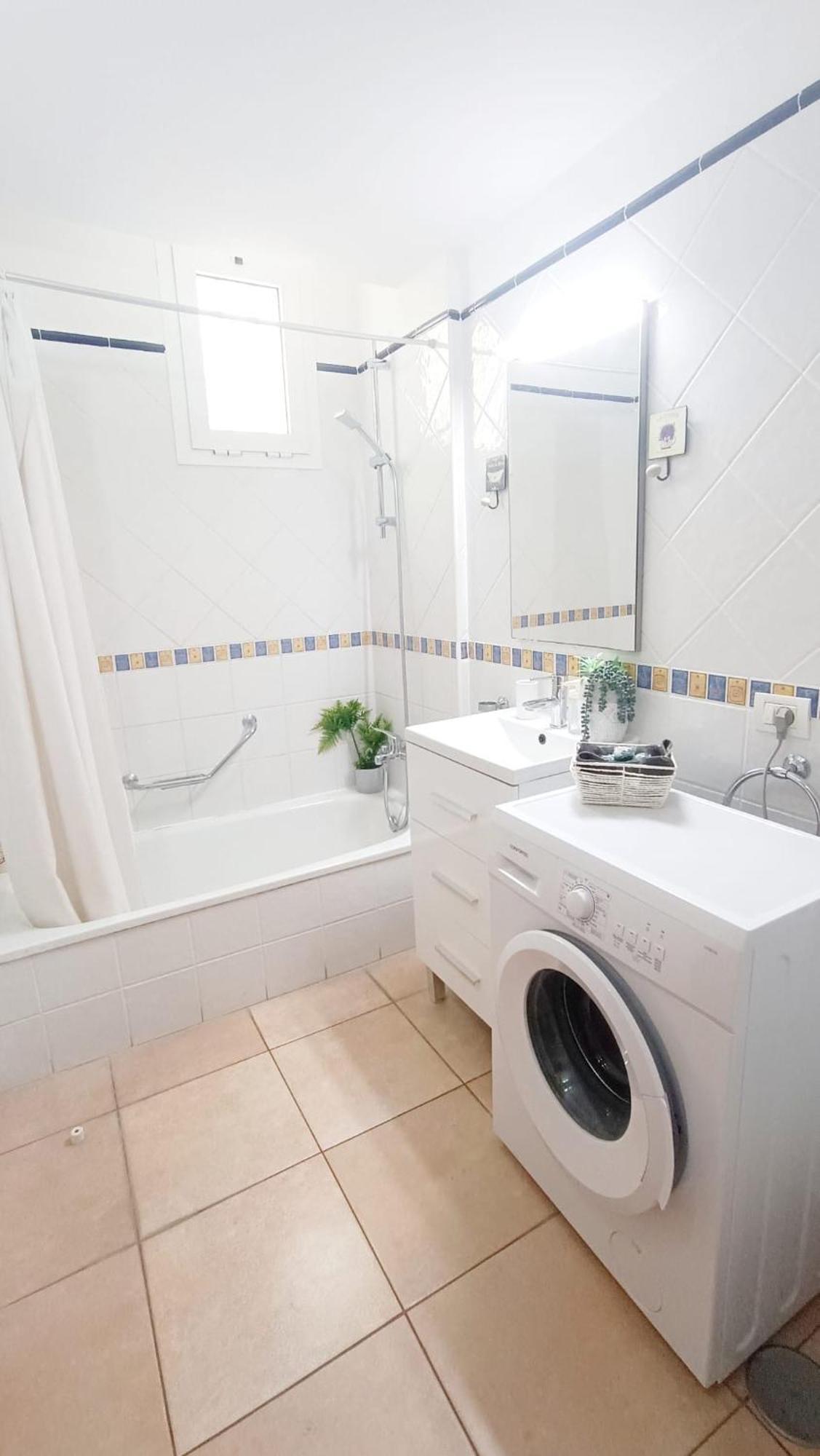 Mara's House With Heated Pool, Air Con And Second Mezzanine Bedroom Apartment Los Cristianos (Tenerife)